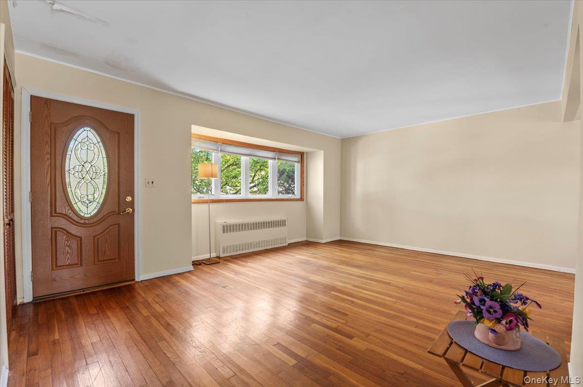 15 Alma Lane, Plainview, NY 11803