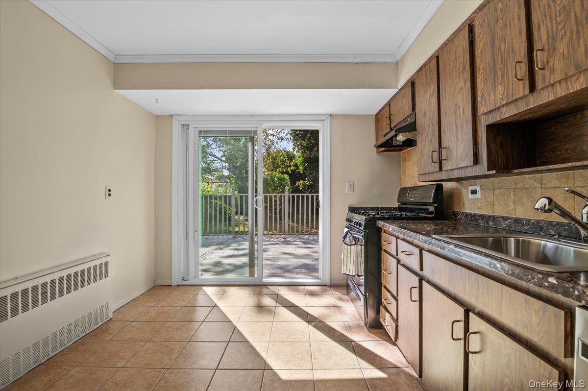 15 Alma Lane, Plainview, NY 11803