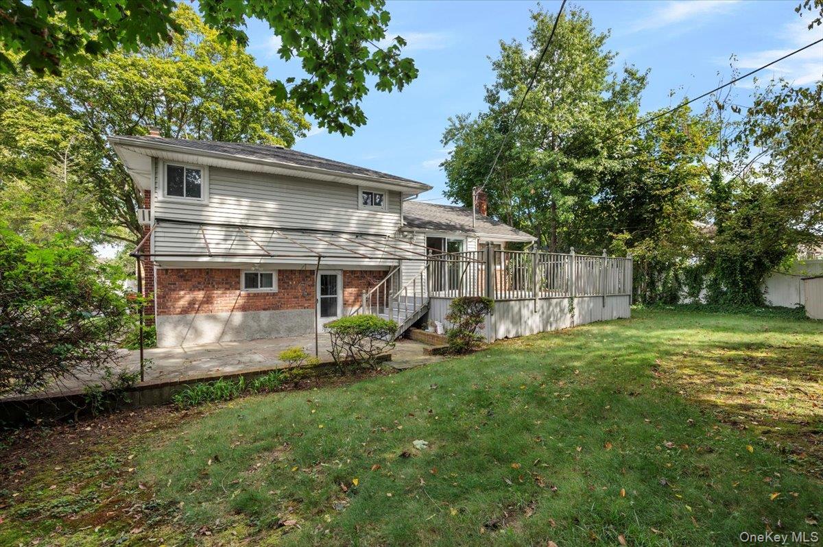 15 Alma Lane, Plainview, NY 11803