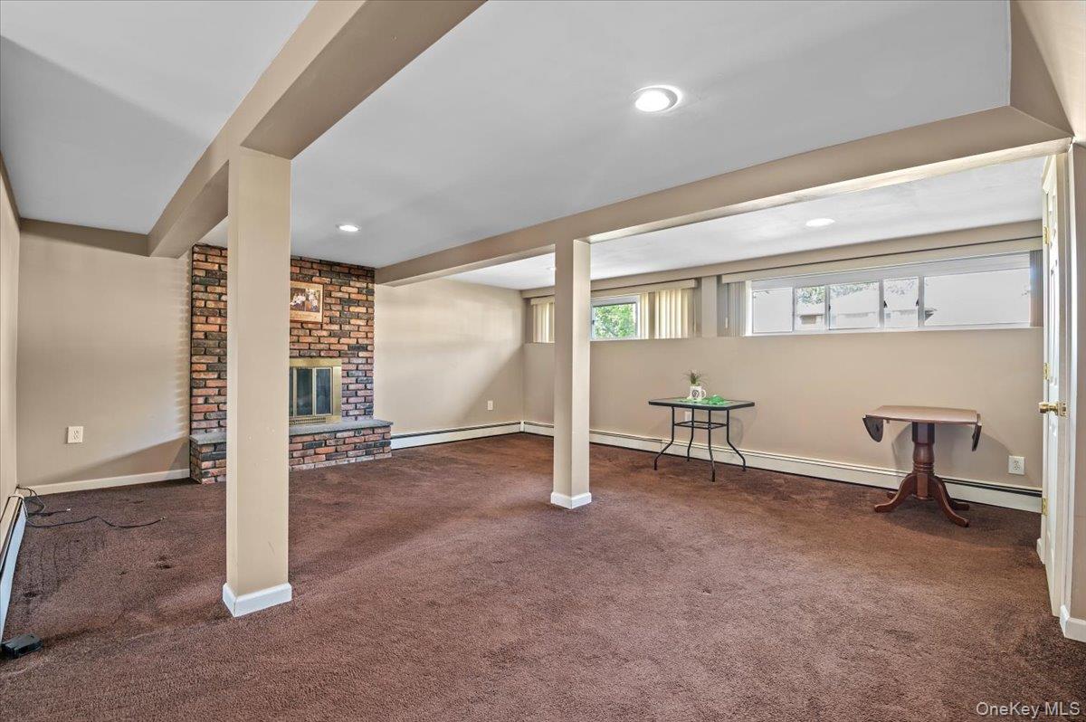 15 Alma Lane, Plainview, NY 11803