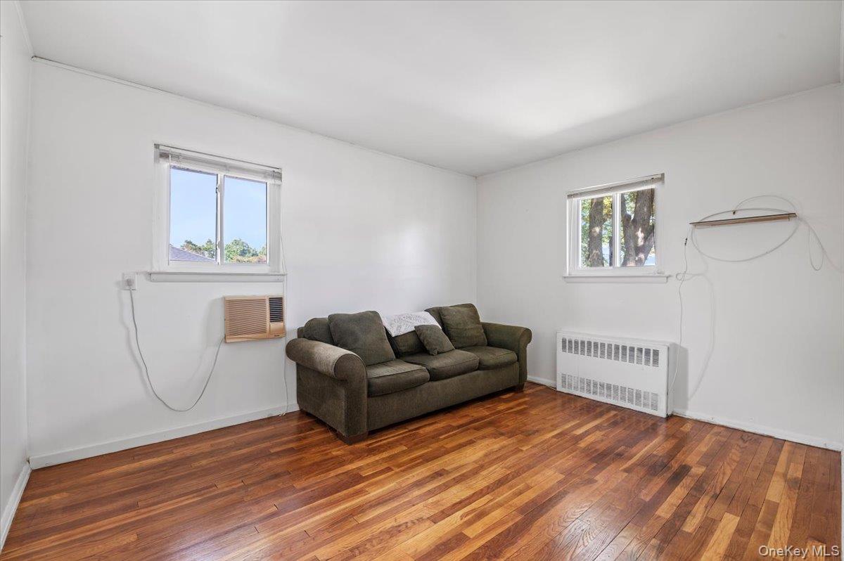 15 Alma Lane, Plainview, NY 11803