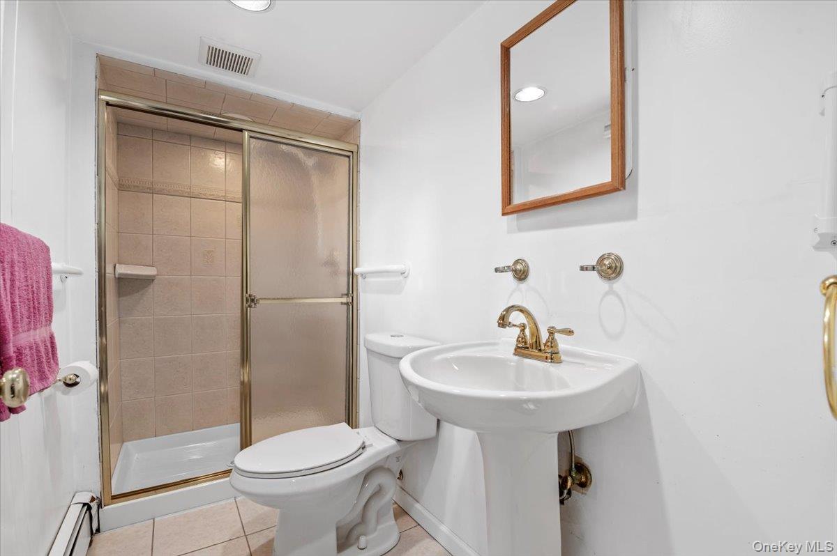 15 Alma Lane, Plainview, NY 11803