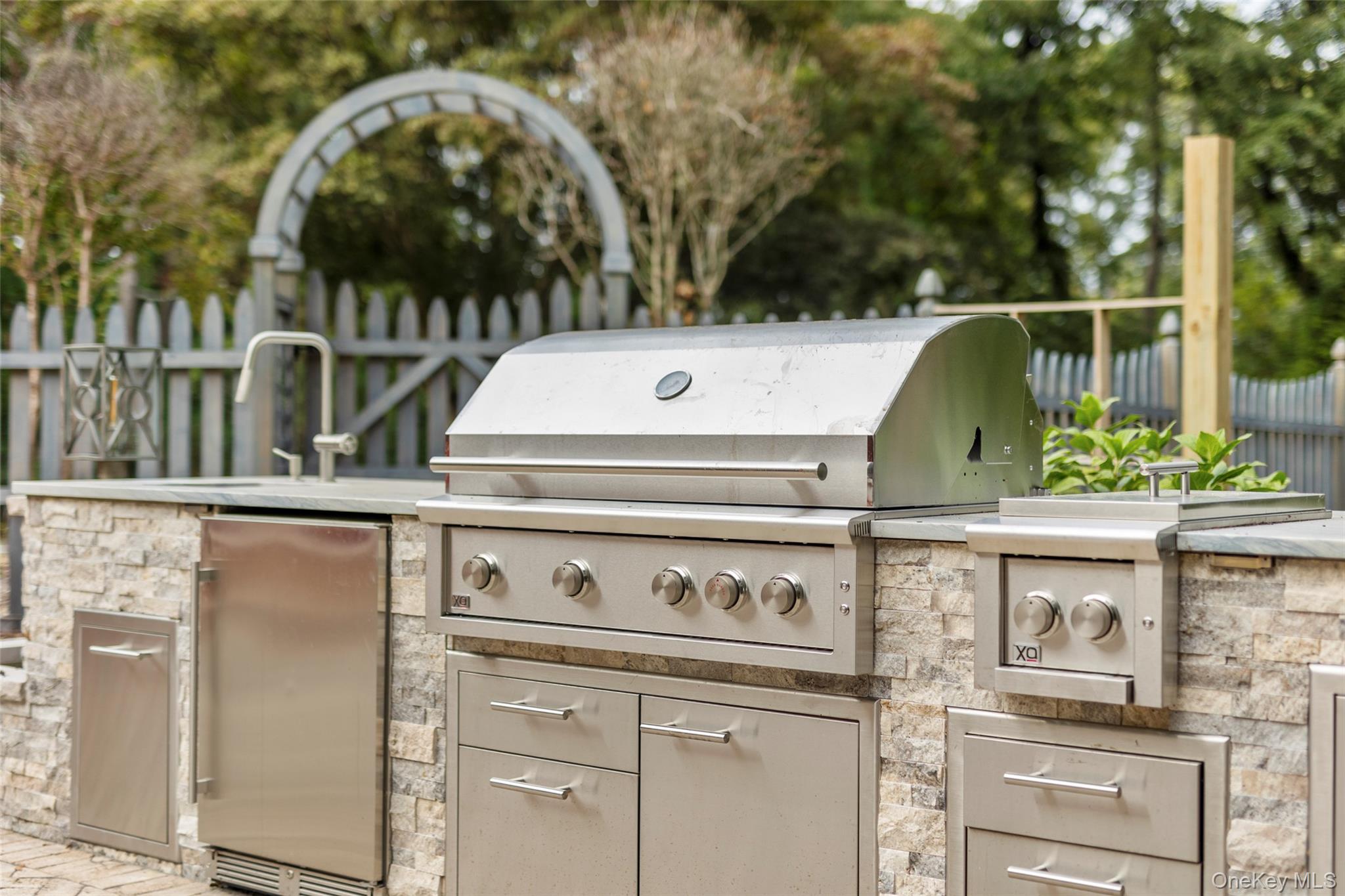 7 Smith Lane, Nissequogue, NY 11780