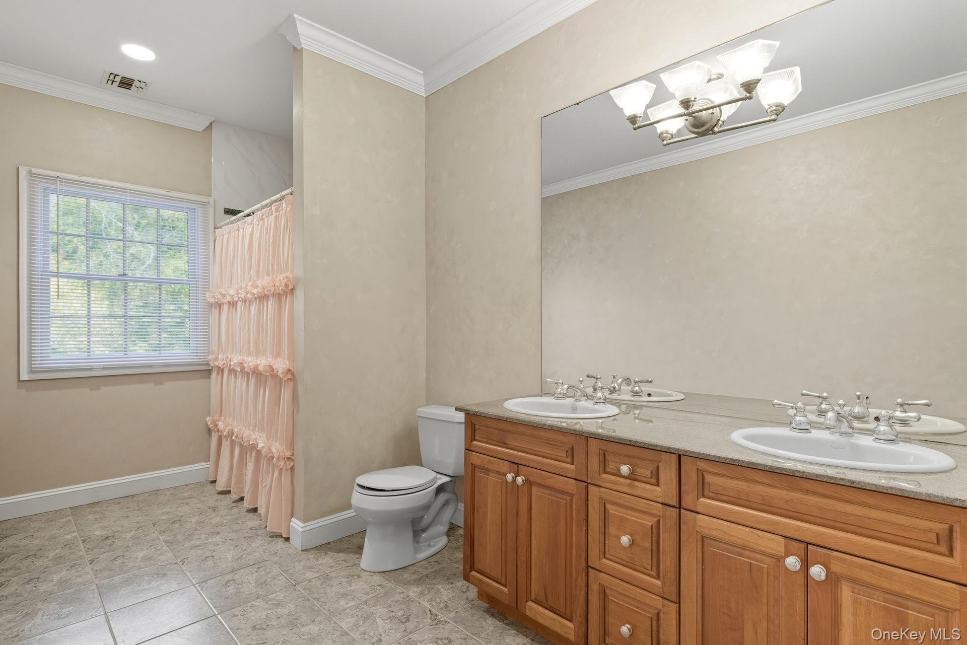 20 Mill Road, Lloyd Harbor, NY 11743