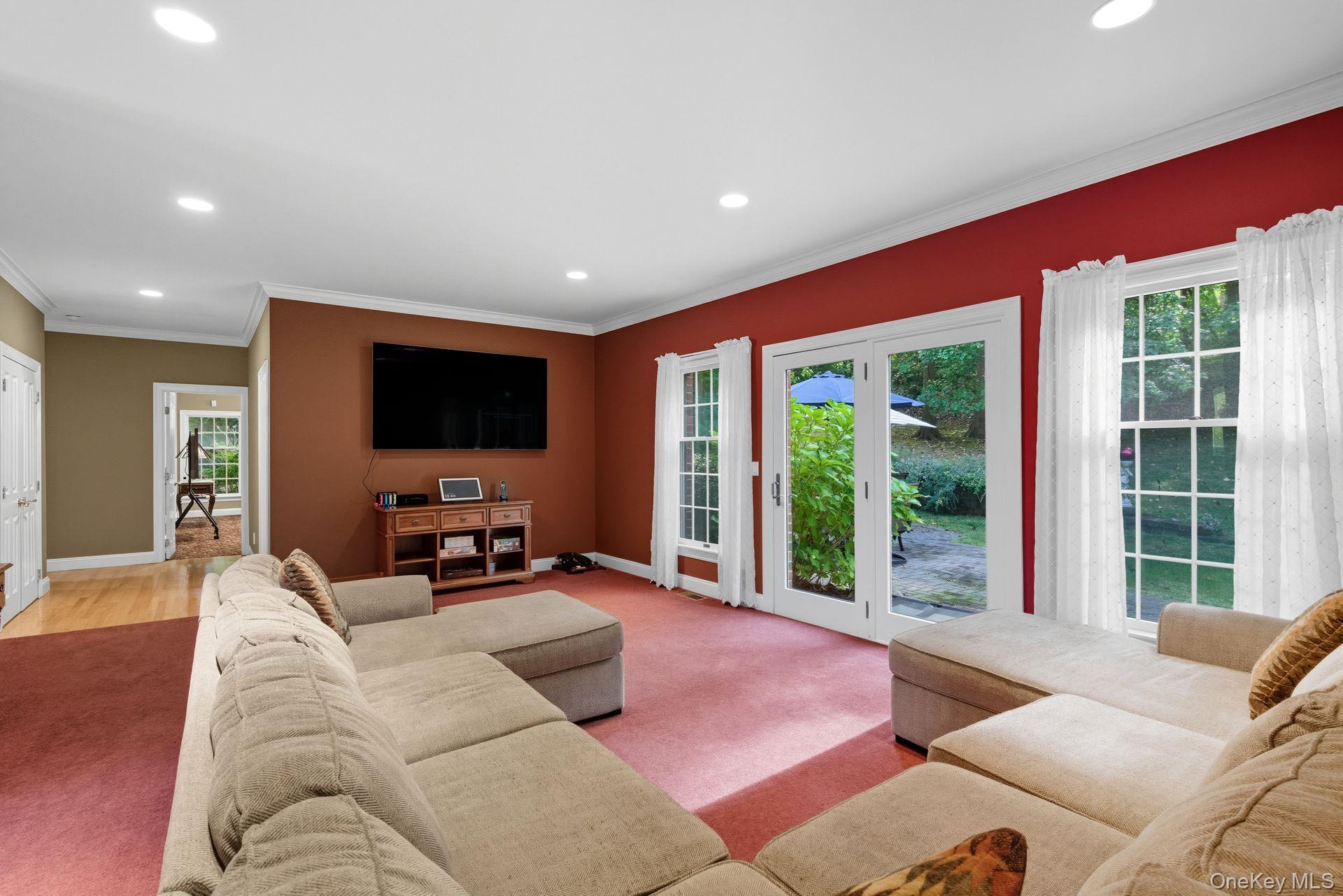 20 Mill Road, Lloyd Harbor, NY 11743