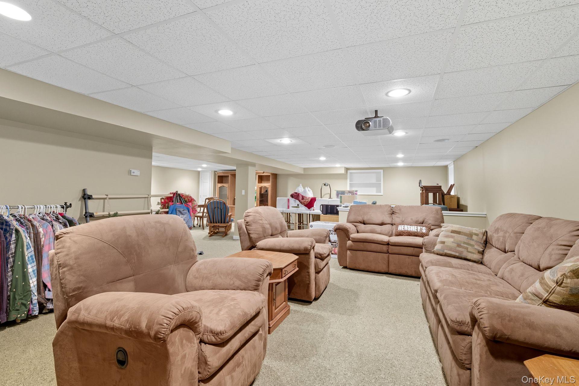 20 Mill Road, Lloyd Harbor, NY 11743