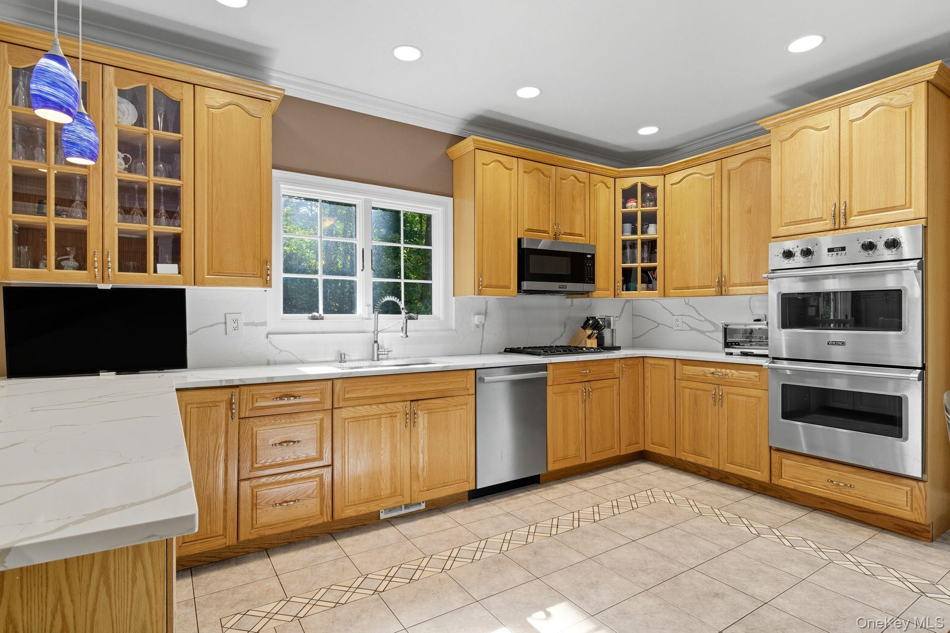 20 Mill Road, Lloyd Harbor, NY 11743