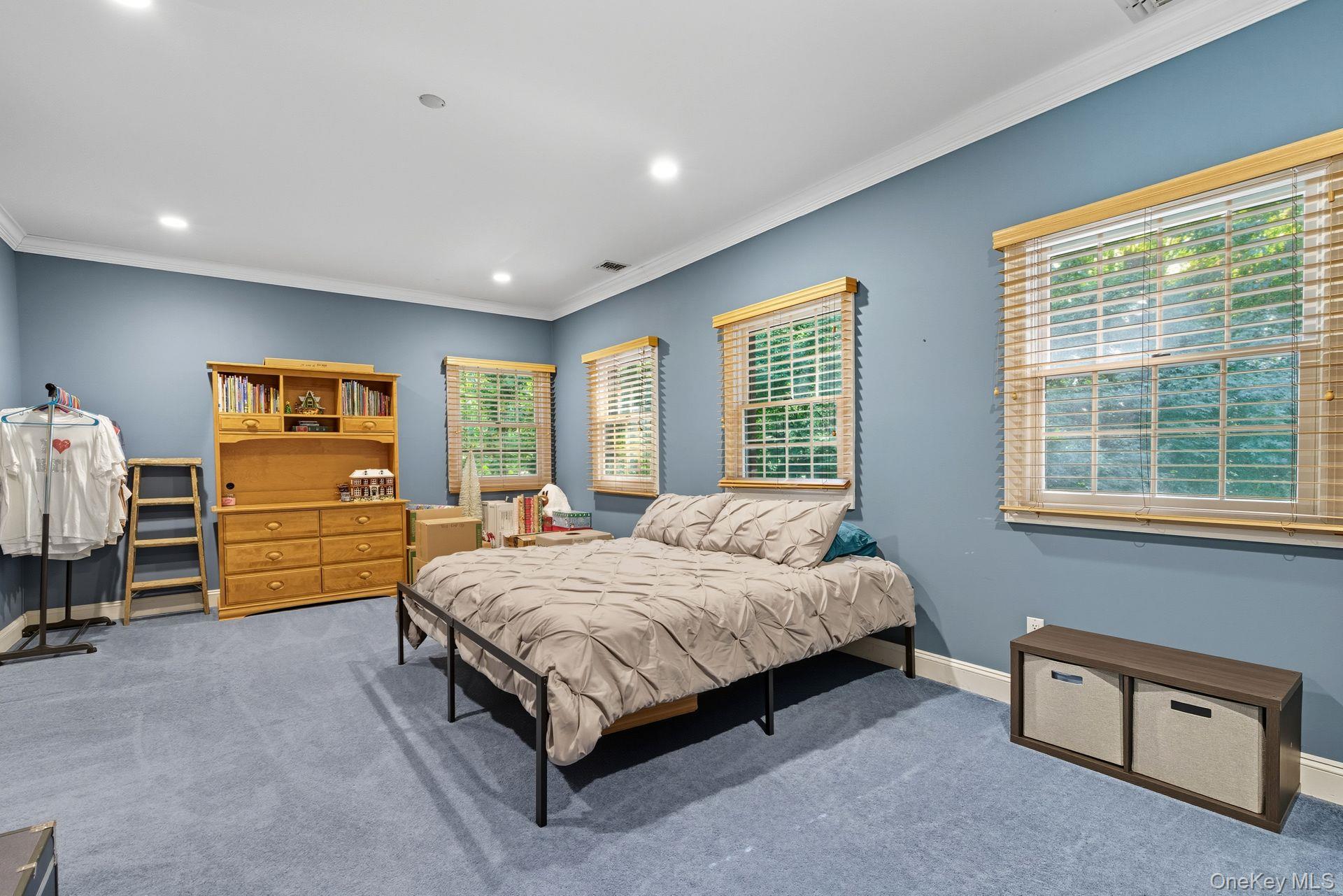 20 Mill Road, Lloyd Harbor, NY 11743