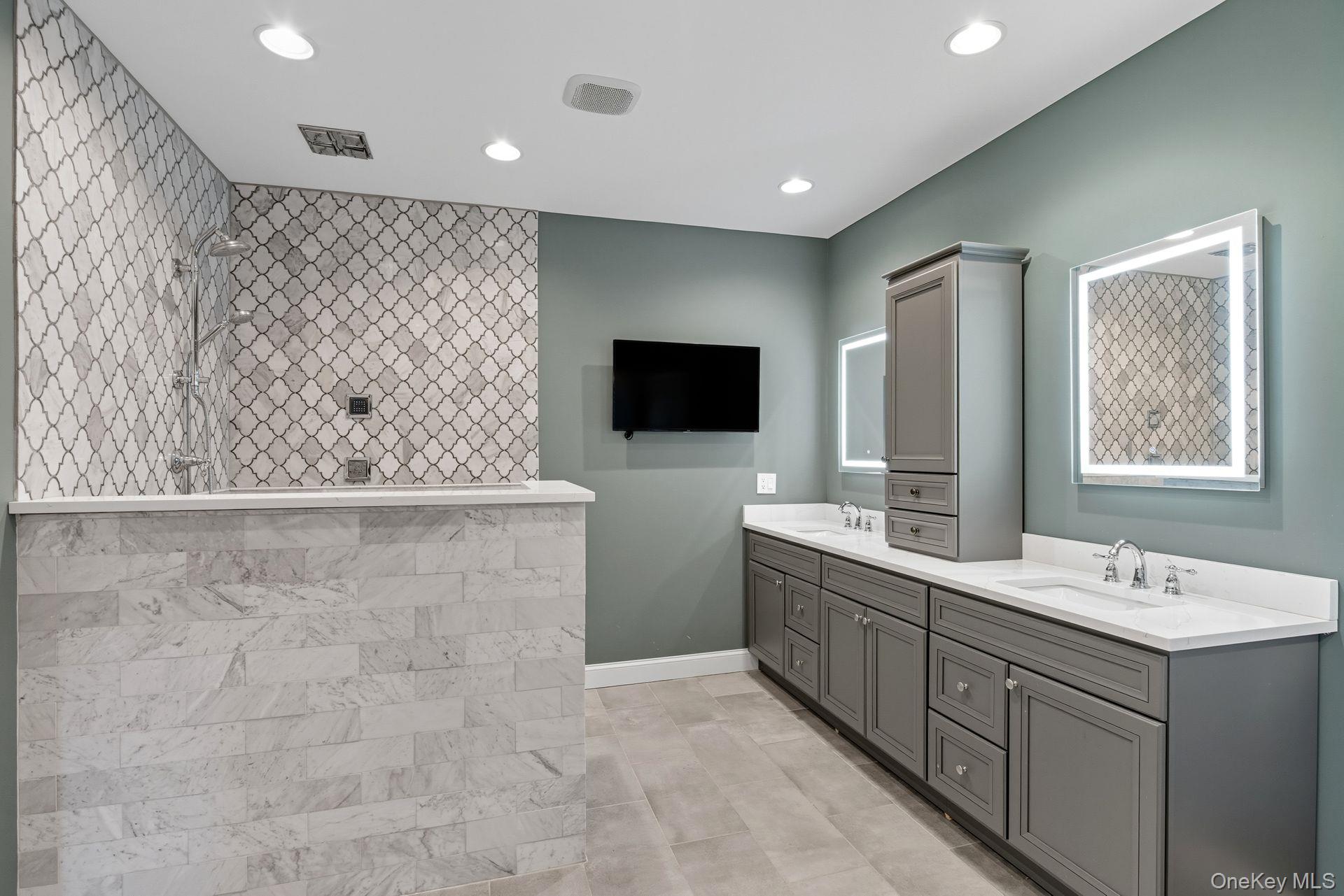 20 Mill Road, Lloyd Harbor, NY 11743