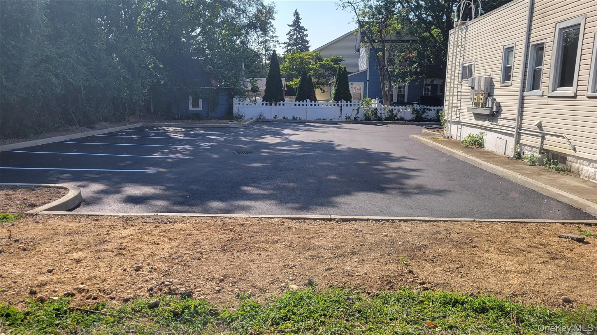 83 Kraemer Street, Hicksville, NY 11801