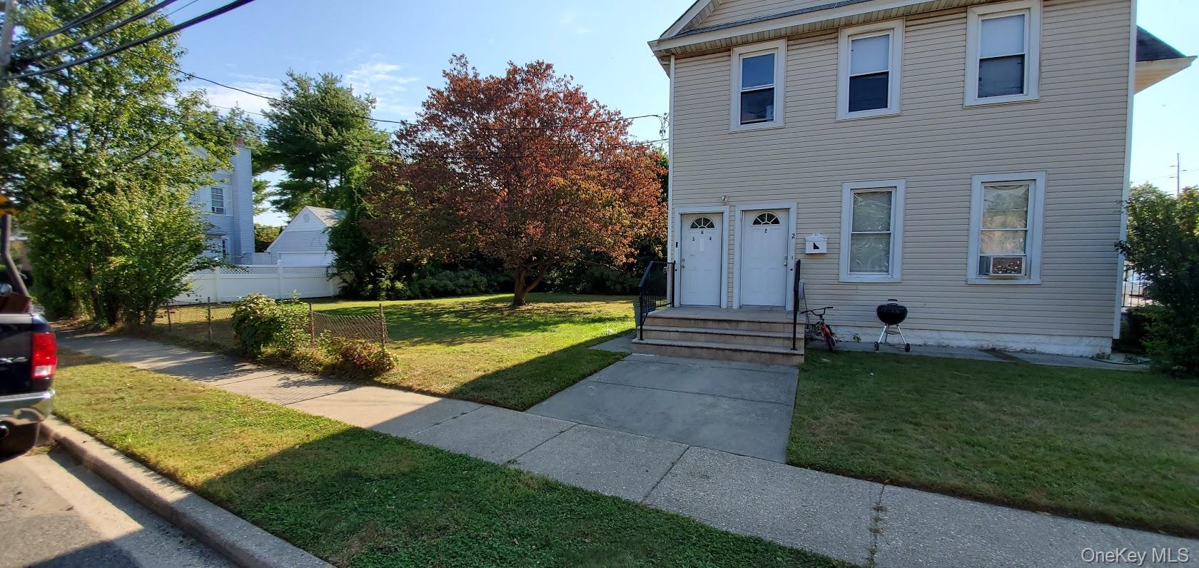 83 Kraemer Street, Hicksville, NY 11801