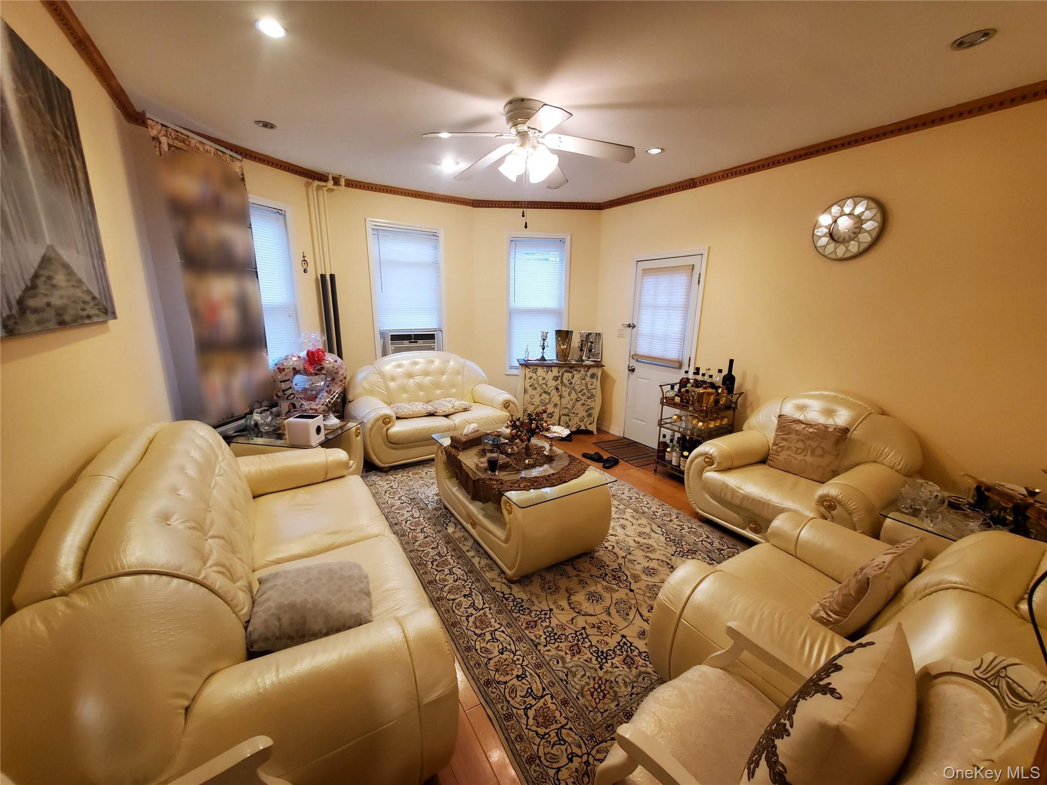 83 Kraemer Street, Hicksville, NY 11801