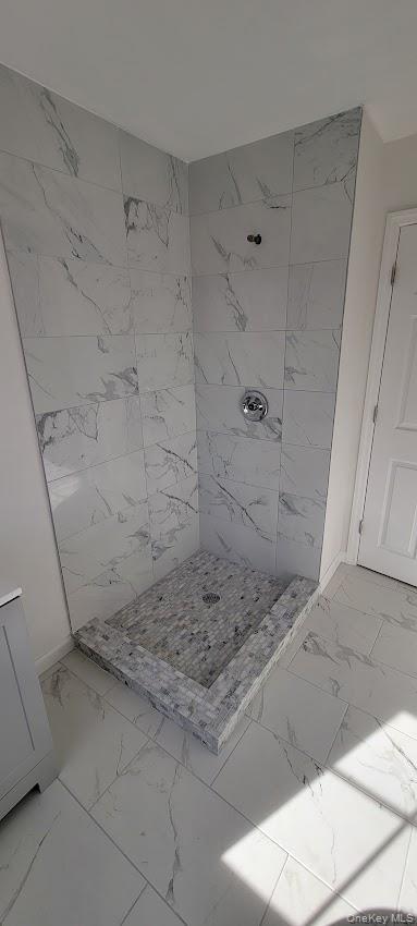 83 Kraemer Street, Hicksville, NY 11801