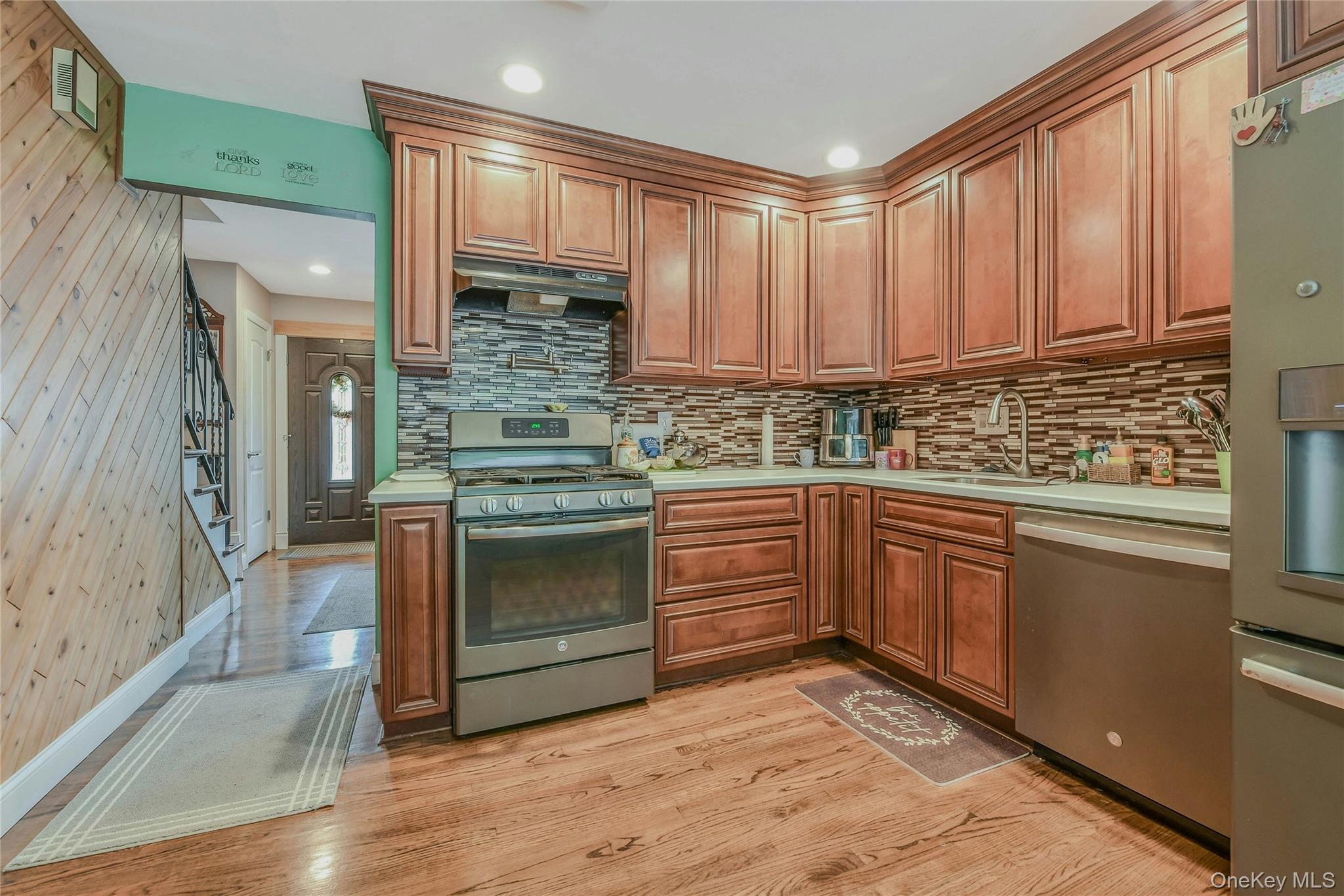 15 Hilton, Huntington, NY 11743