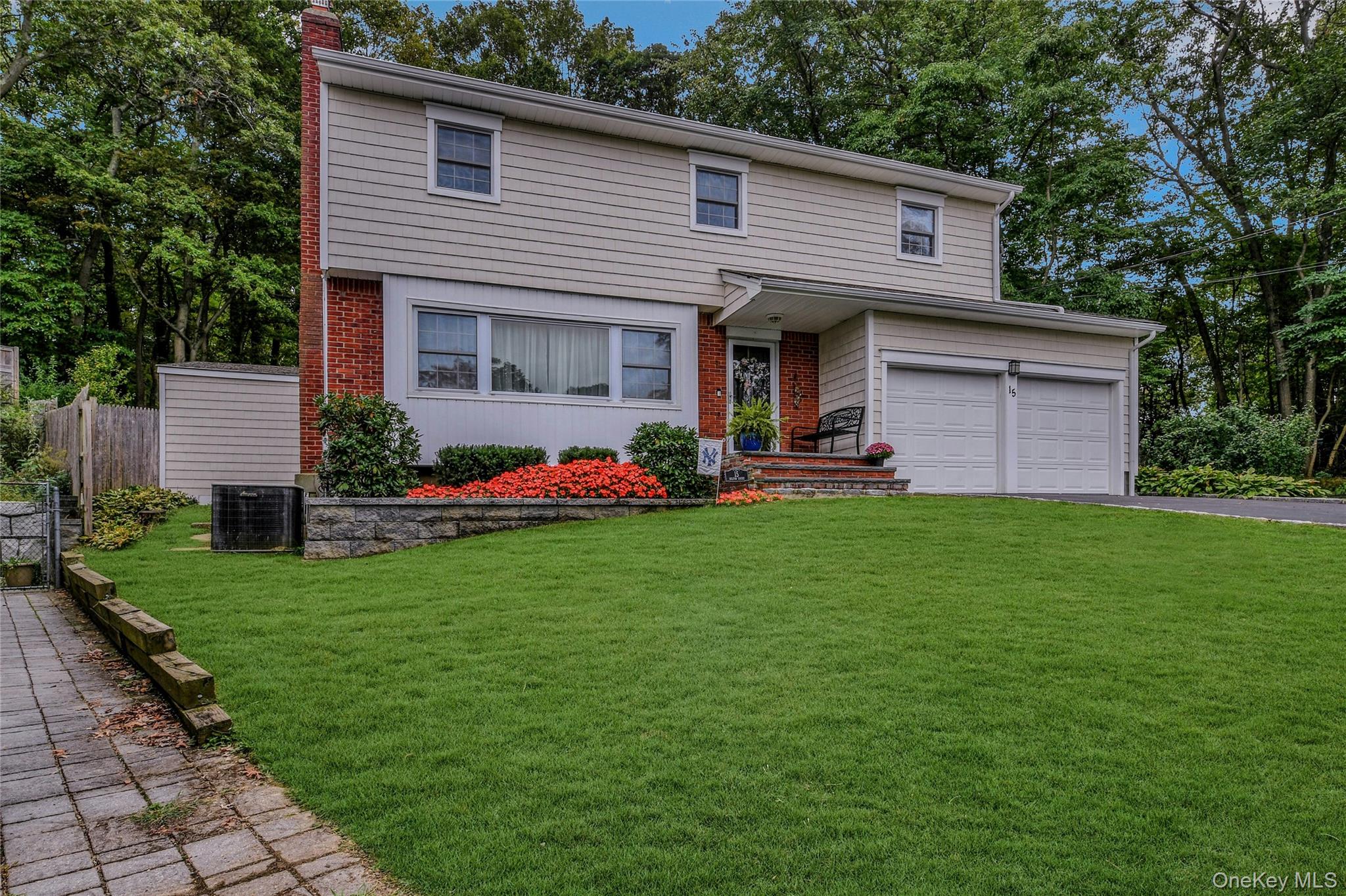 15 Hilton, Huntington, NY 11743