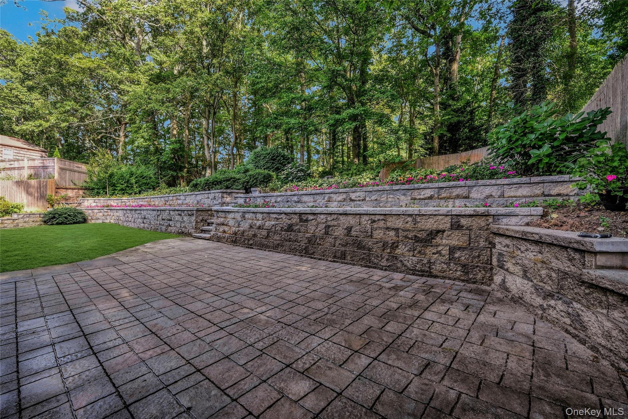 15 Hilton, Huntington, NY 11743