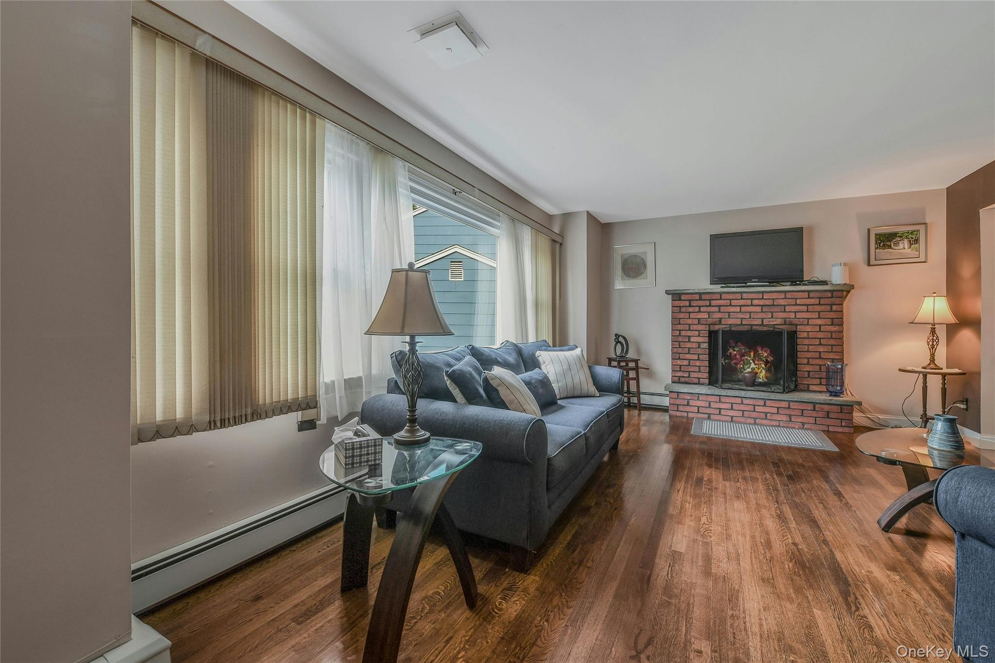 15 Hilton, Huntington, NY 11743