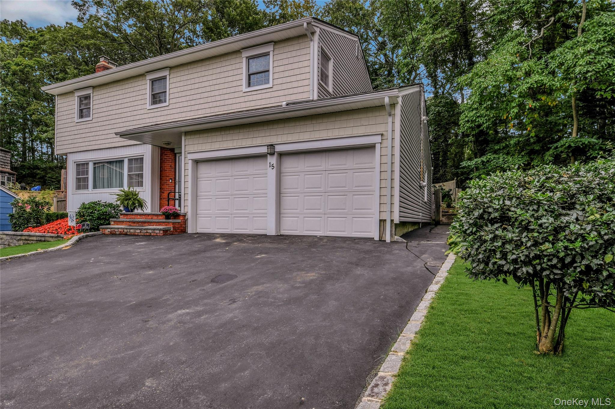 15 Hilton, Huntington, NY 11743