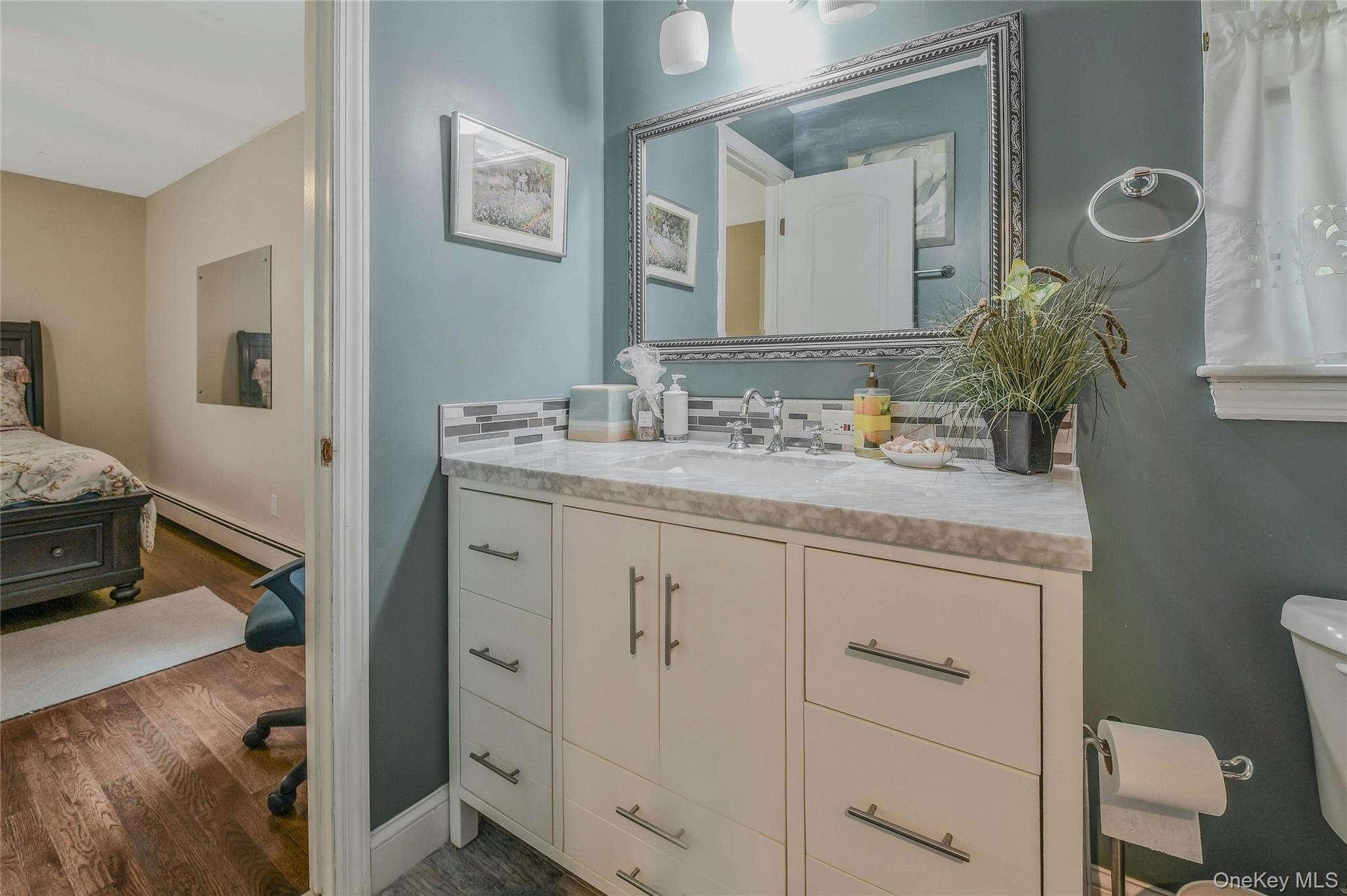 15 Hilton, Huntington, NY 11743