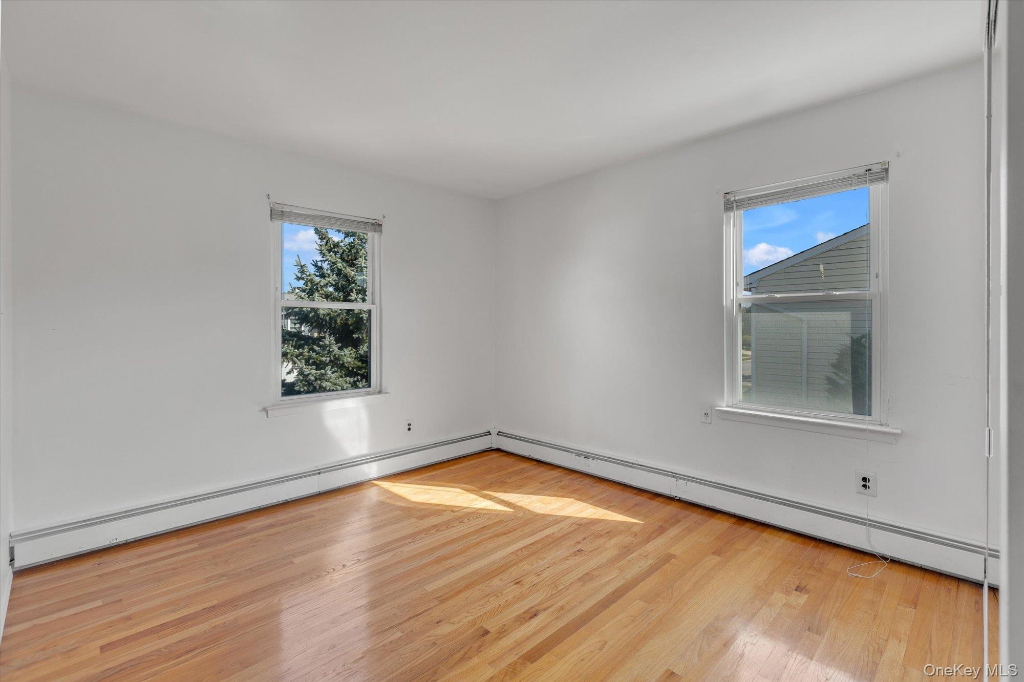 282 N Oak Street, Massapequa, NY 11758