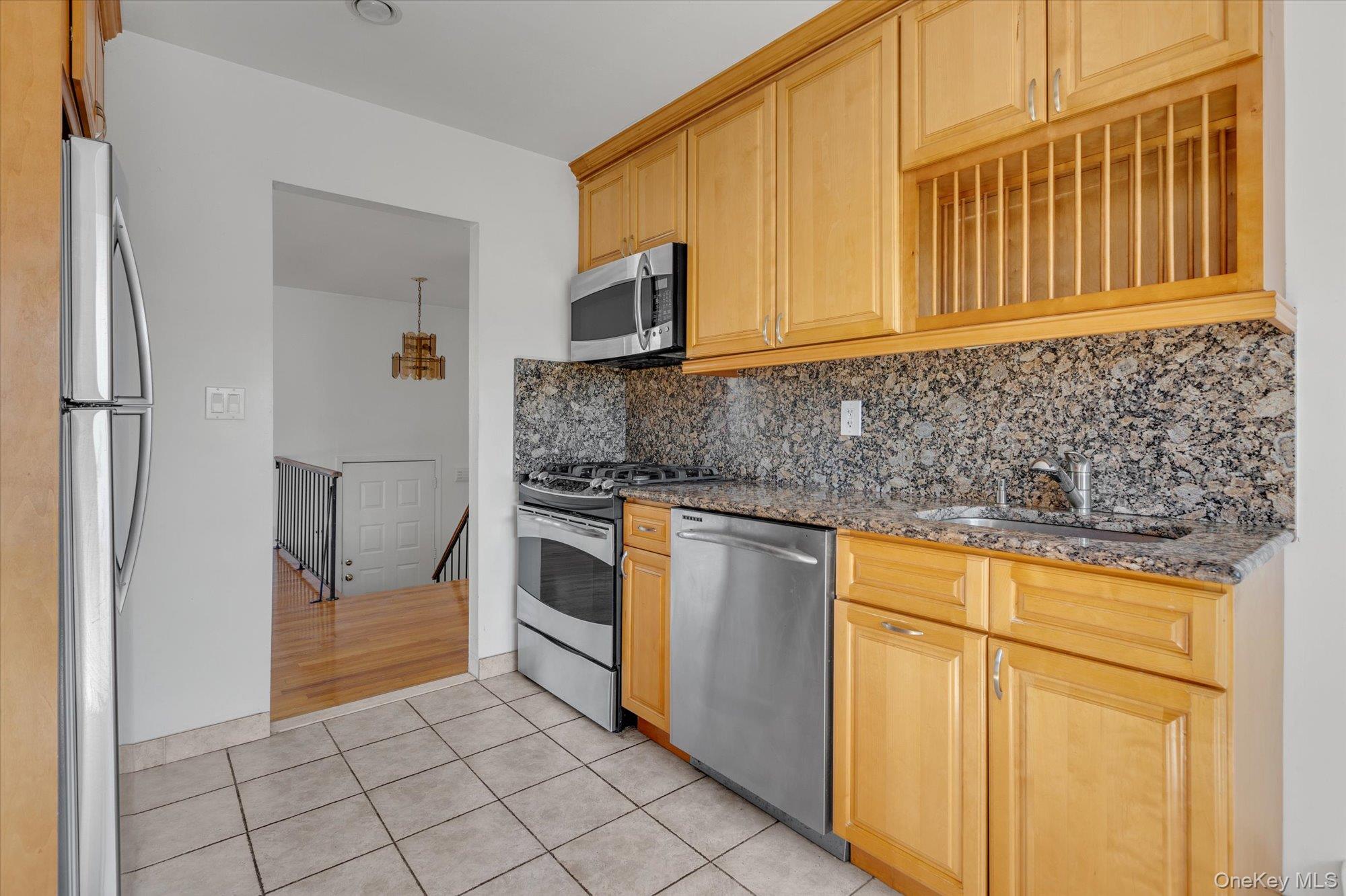 282 N Oak Street, Massapequa, NY 11758