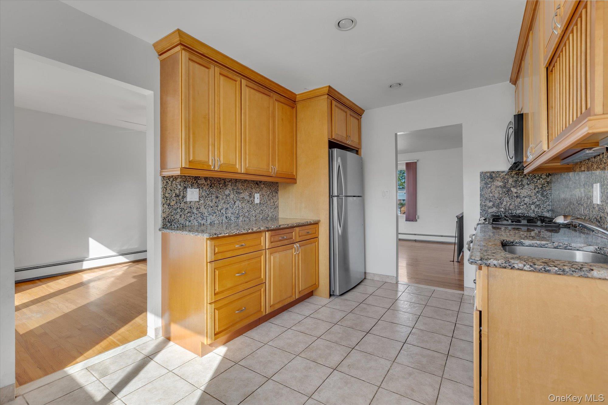 282 N Oak Street, Massapequa, NY 11758