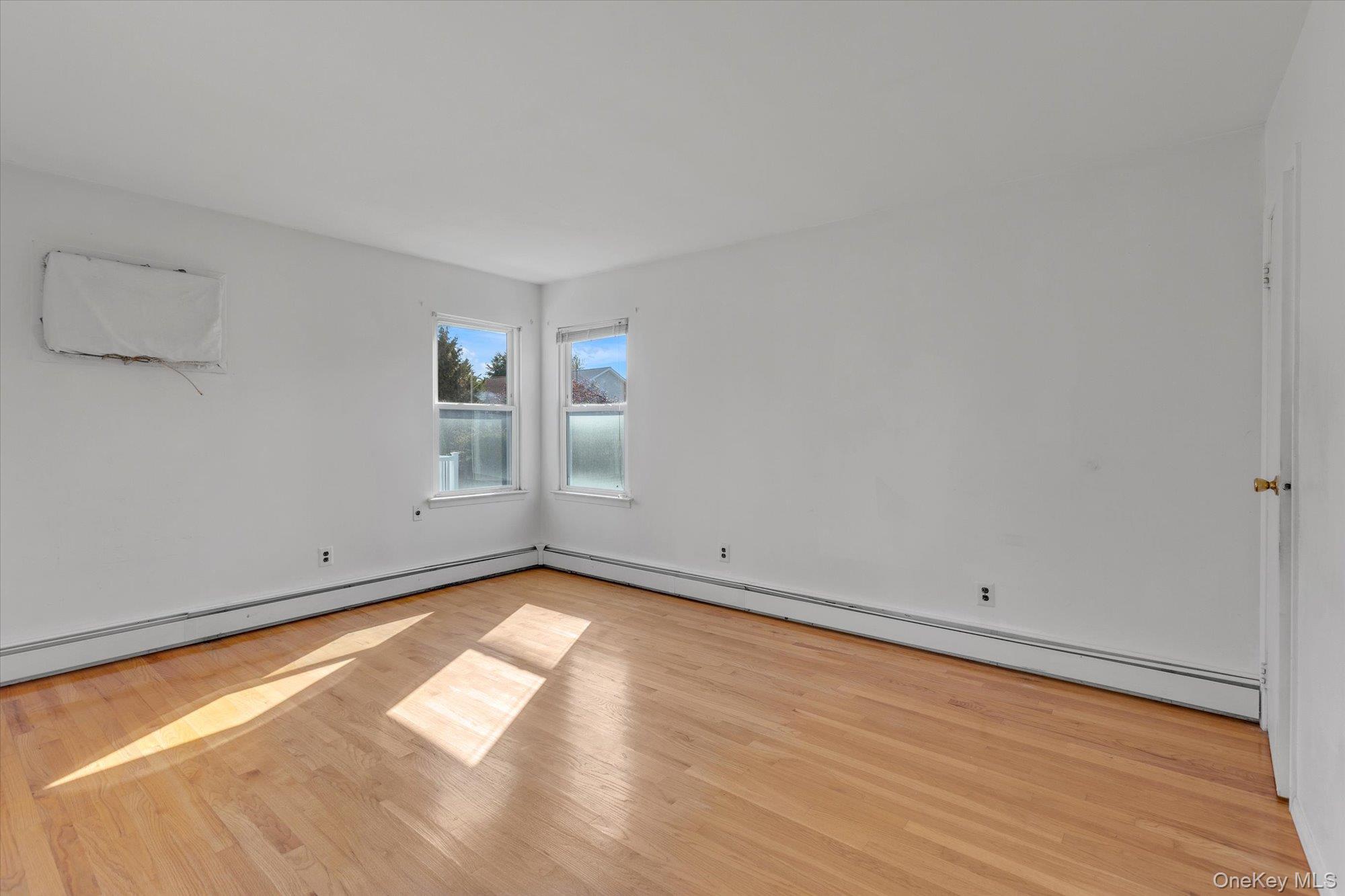 282 N Oak Street, Massapequa, NY 11758