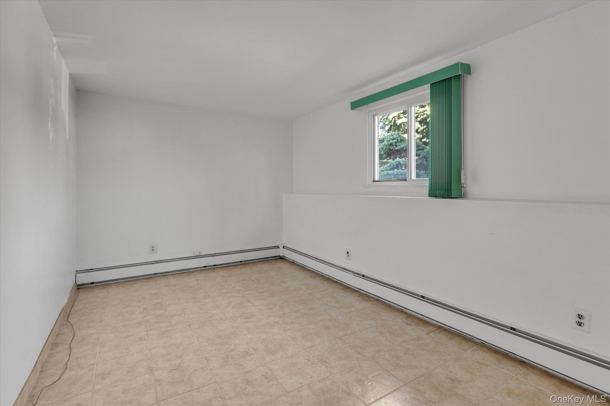 282 N Oak Street, Massapequa, NY 11758