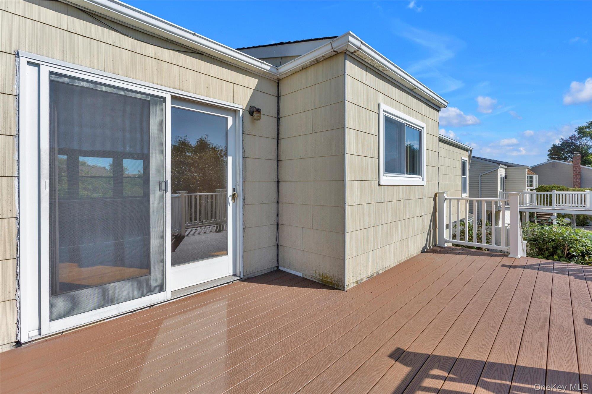 282 N Oak Street, Massapequa, NY 11758