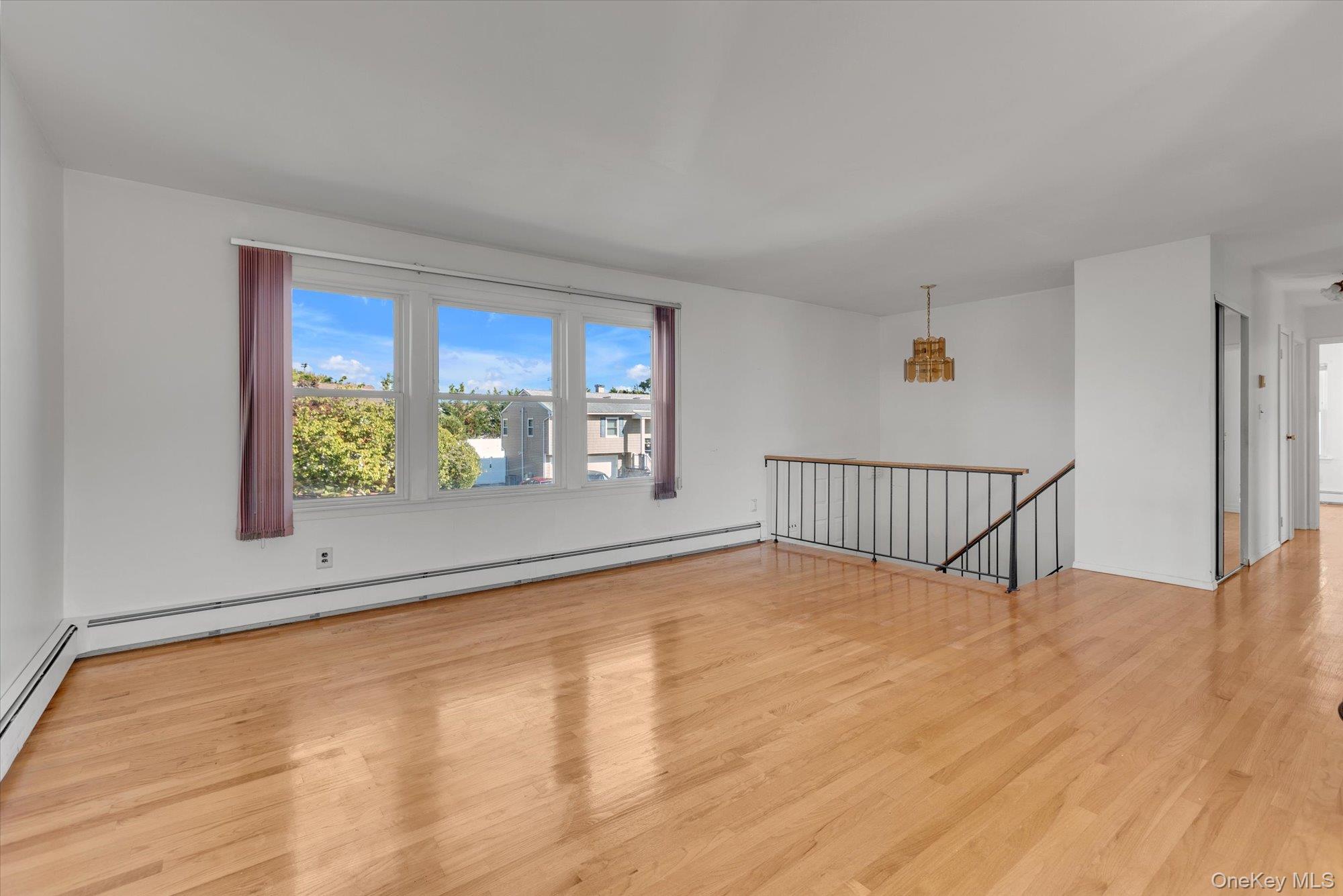 282 N Oak Street, Massapequa, NY 11758