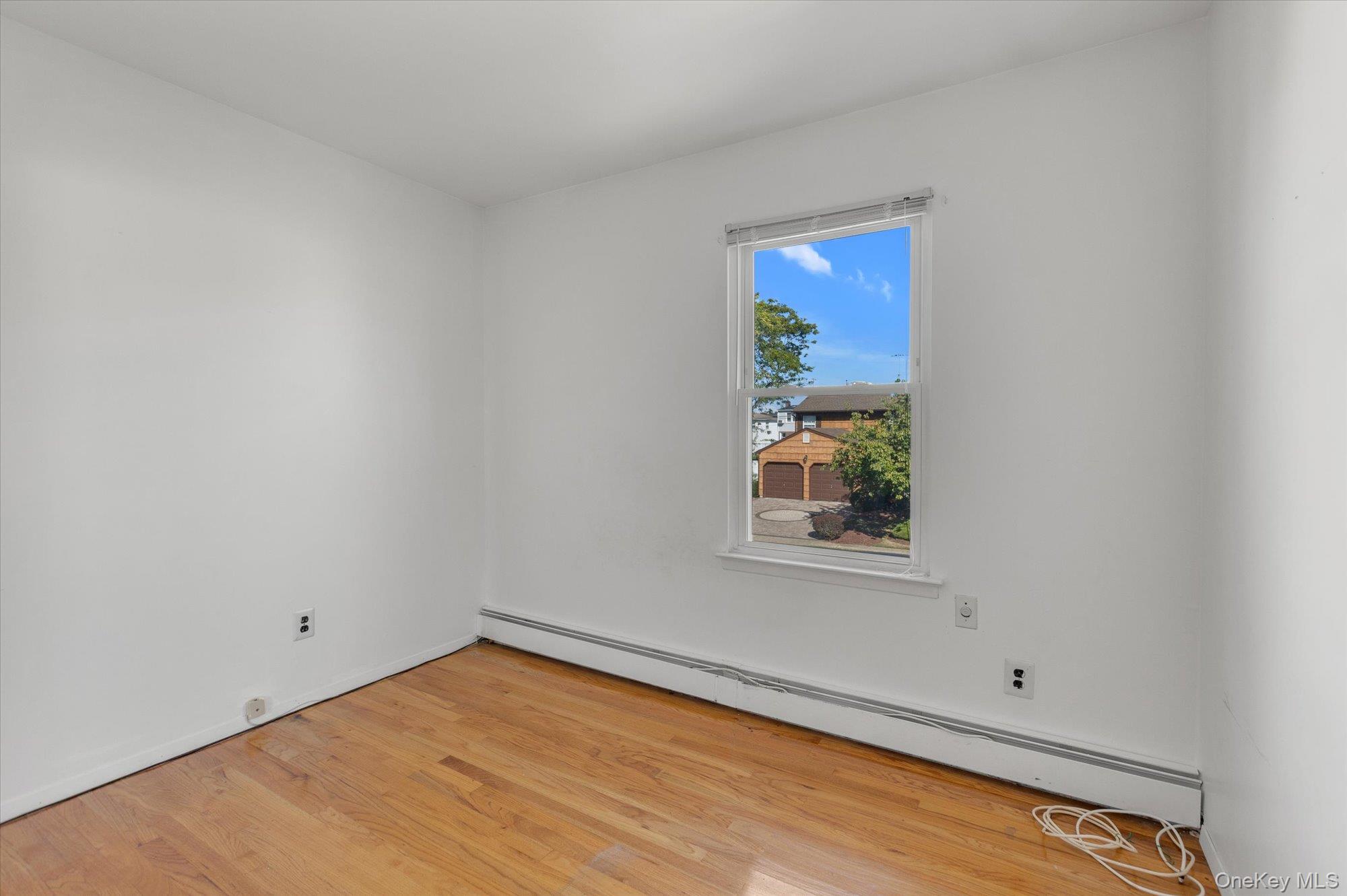 282 N Oak Street, Massapequa, NY 11758