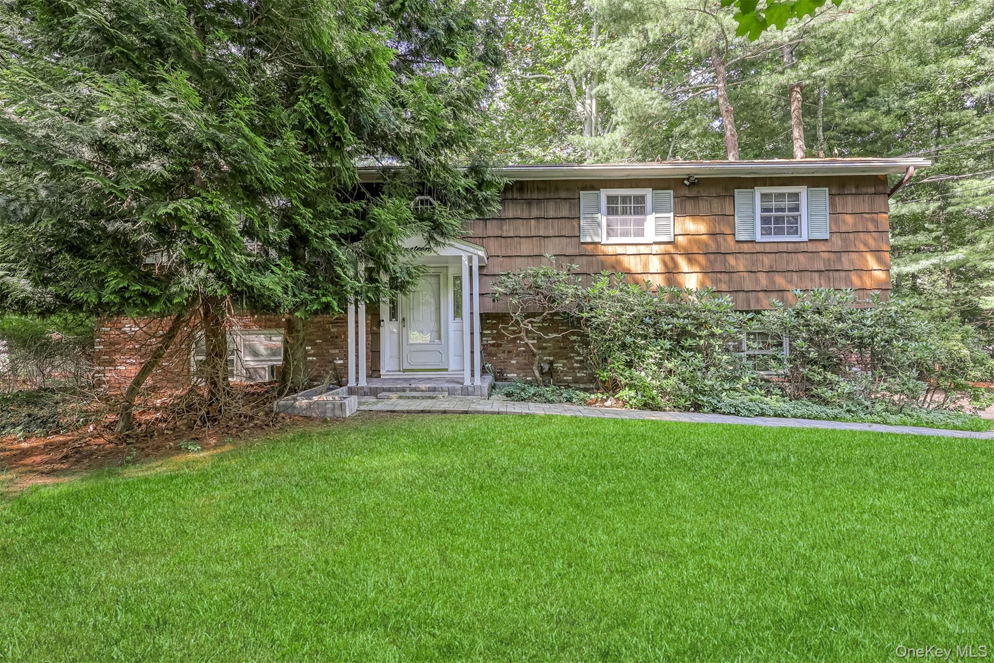 19 Mary Beth Drive, Suffern, NY 10901