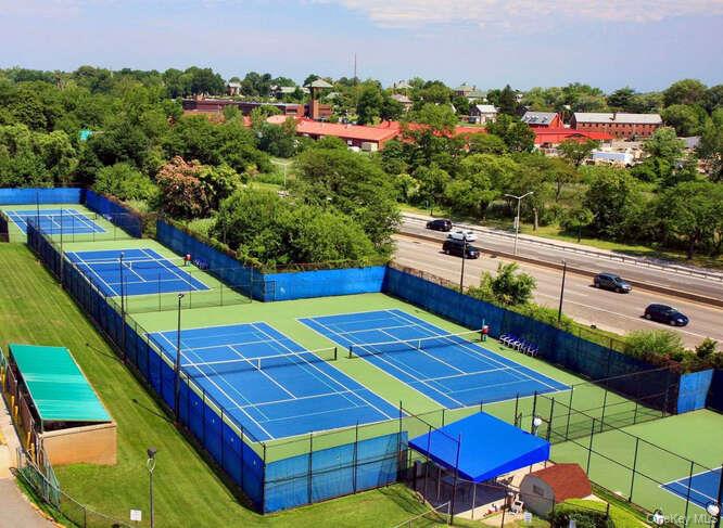 18-15 215th Street # 9R, Bayside, NY 11360