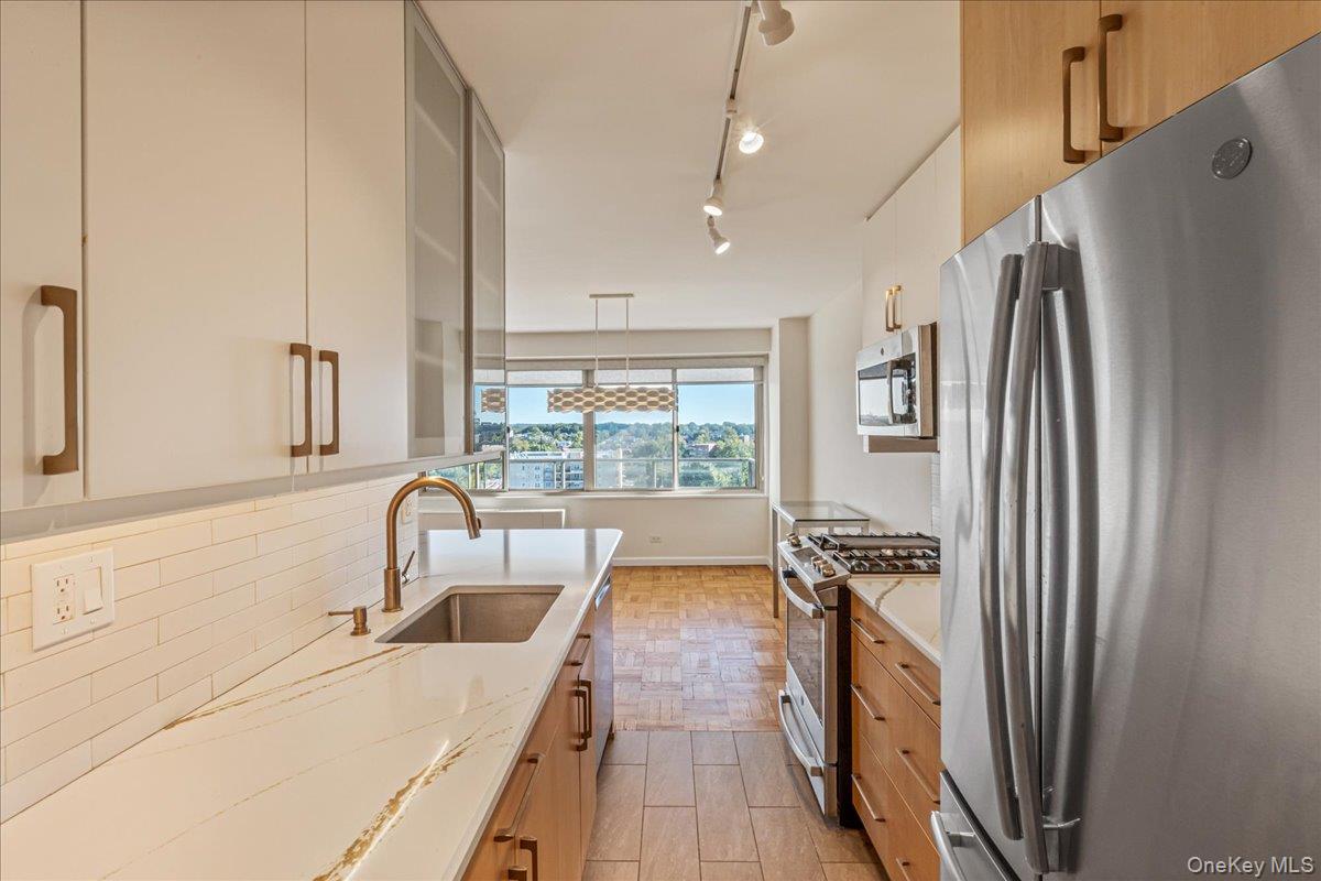 18-15 215th Street # 9R, Bayside, NY 11360