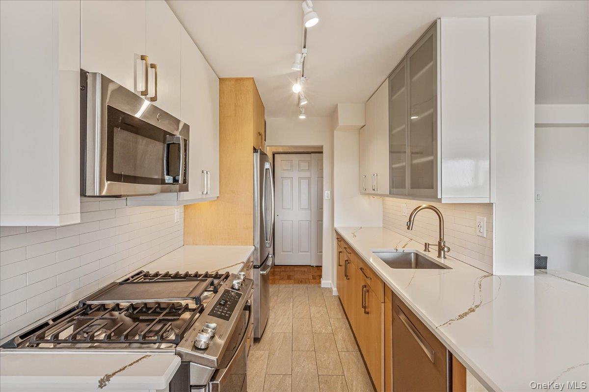 18-15 215th Street # 9R, Bayside, NY 11360