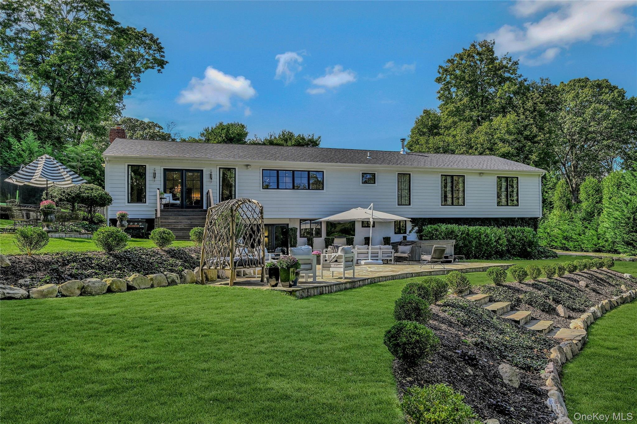 262 Huntington Bay Road, Huntington Bay, NY 11743