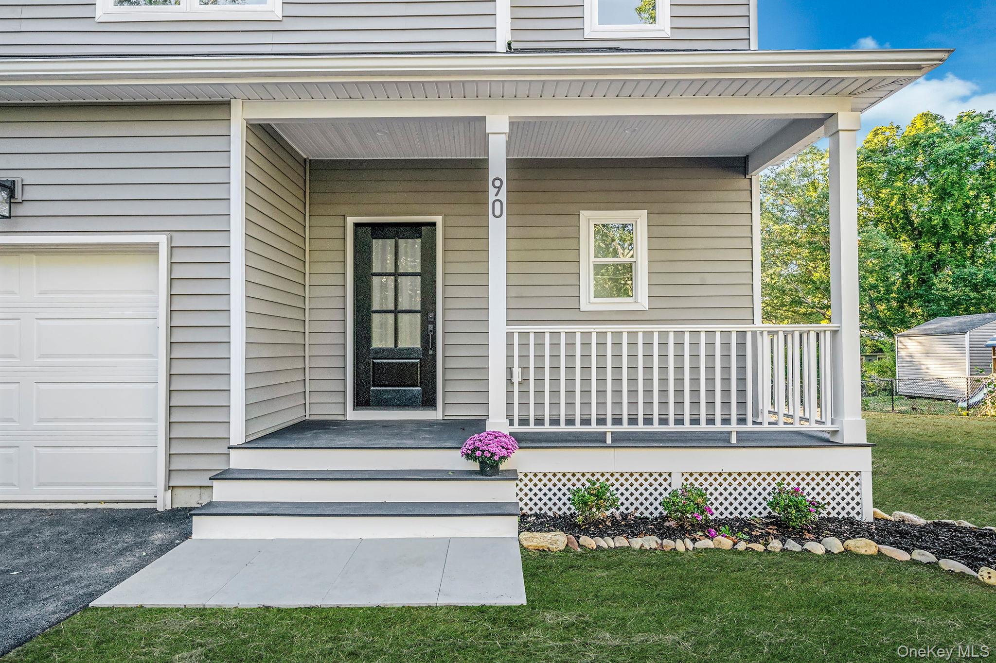 90 Yaphank Road W, Coram, NY 11727