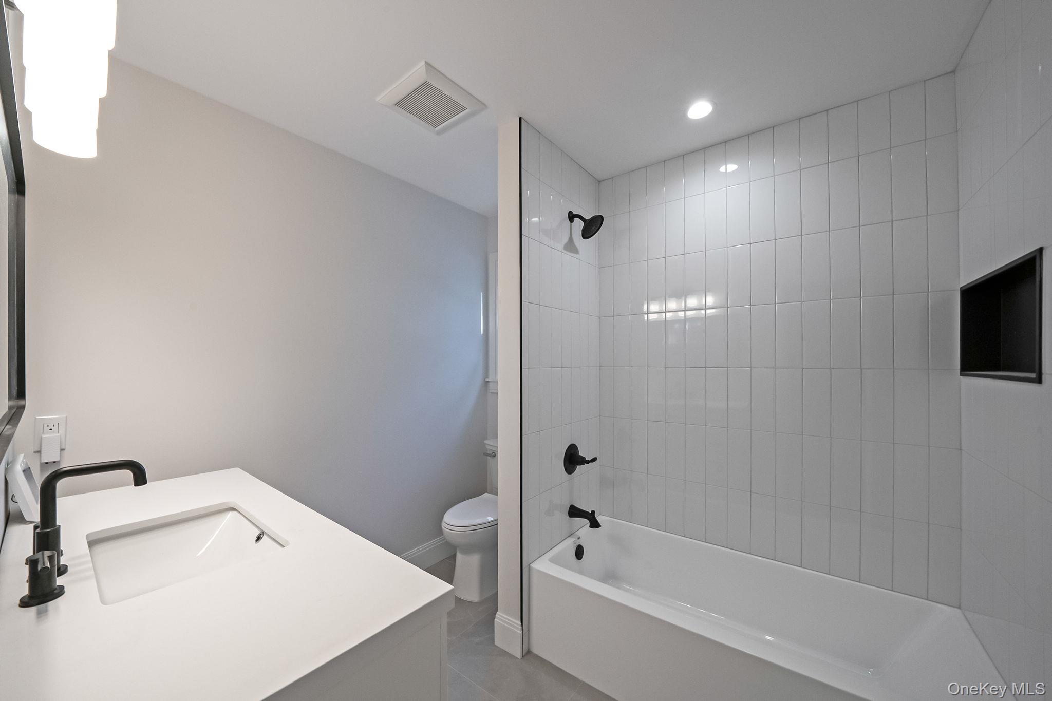 90 Yaphank Road W, Coram, NY 11727