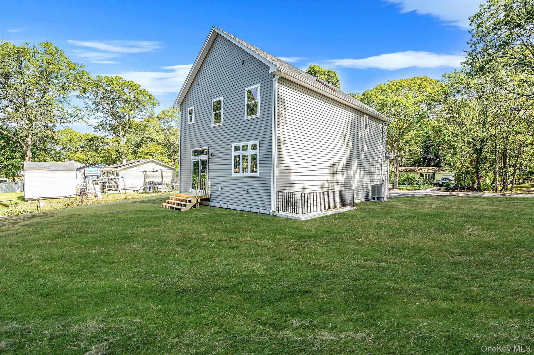 90 Yaphank Road W, Coram, NY 11727