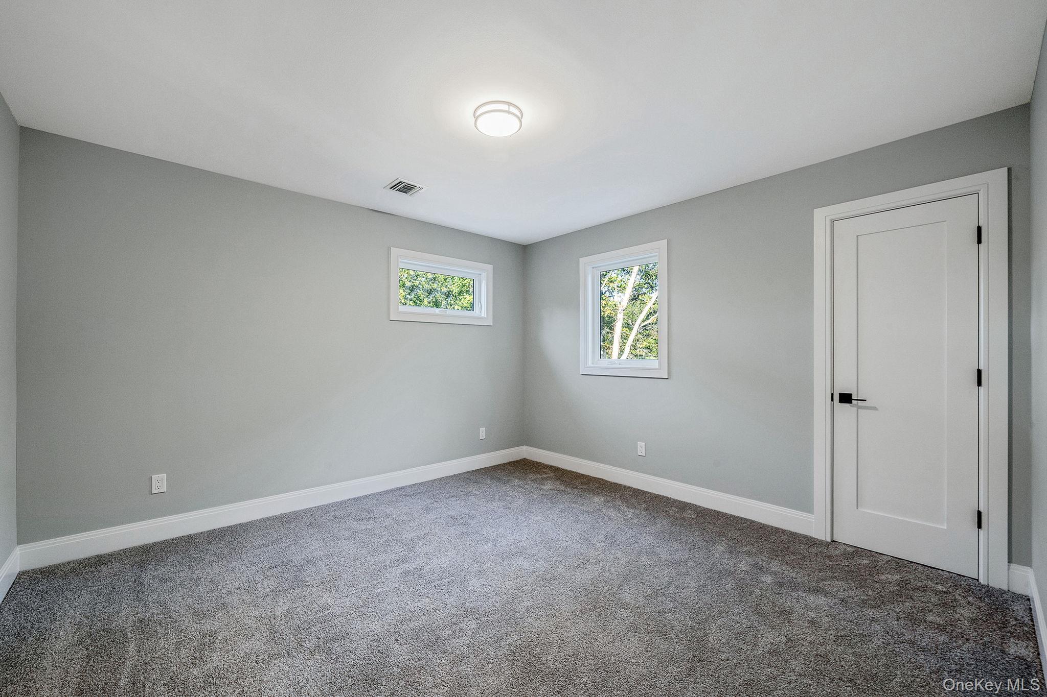 90 Yaphank Road W, Coram, NY 11727