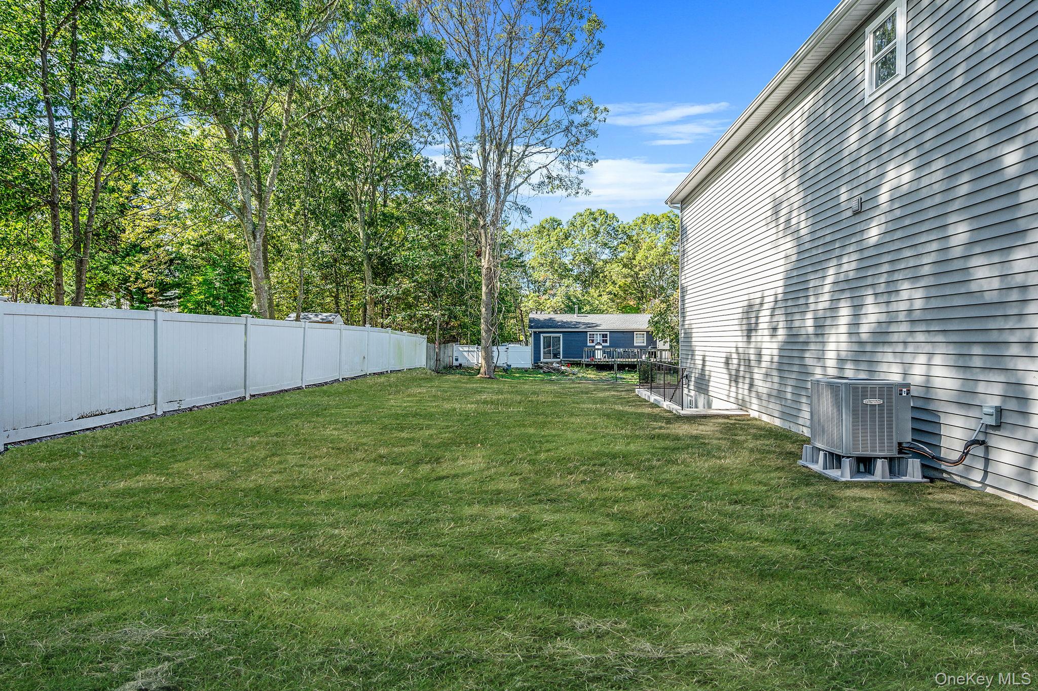 90 Yaphank Road W, Coram, NY 11727