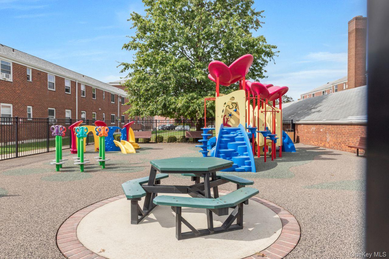 73-20 263rd Street # G, Glen Oaks, NY 11004