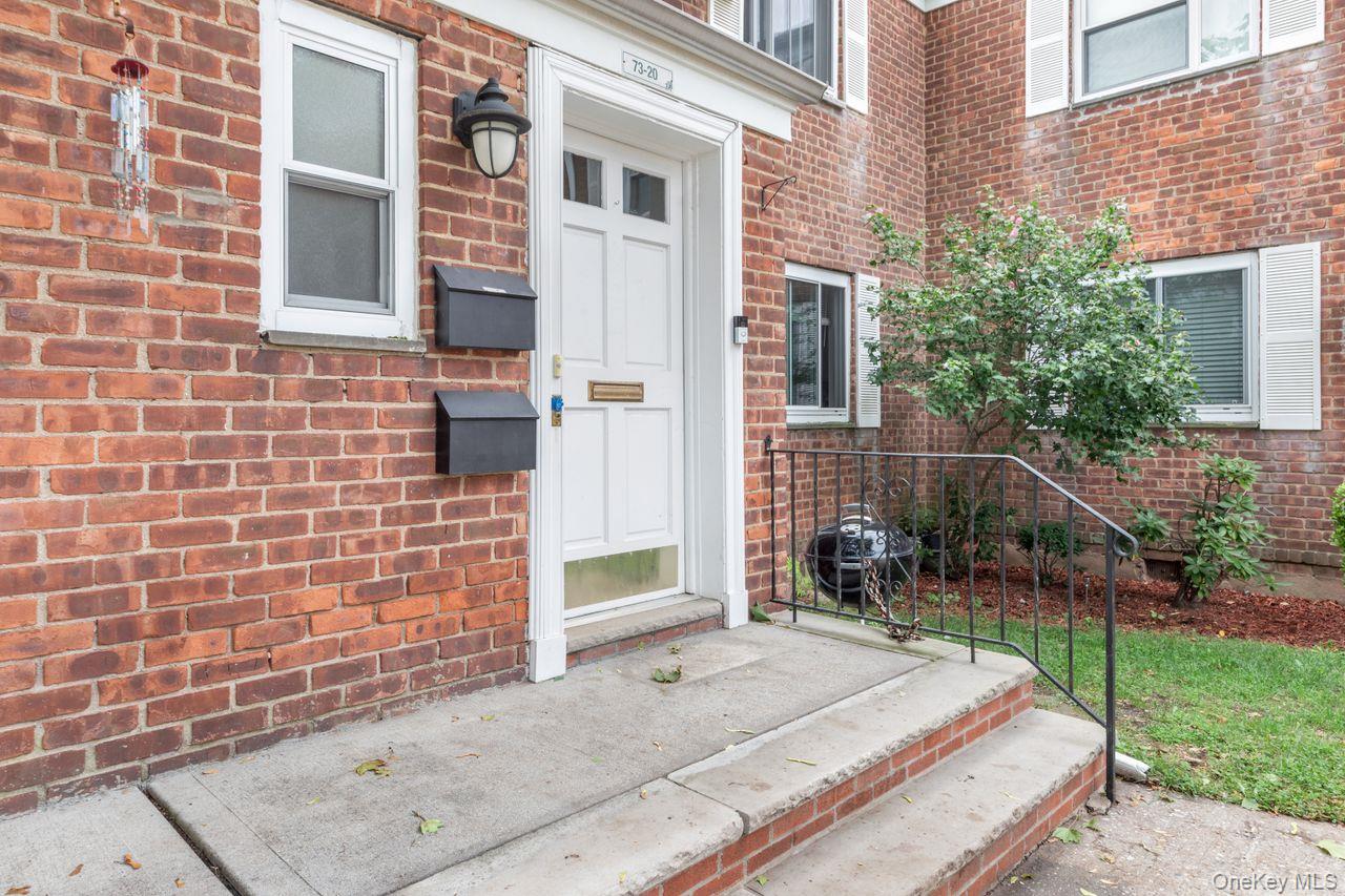 73-20 263rd Street # G, Glen Oaks, NY 11004