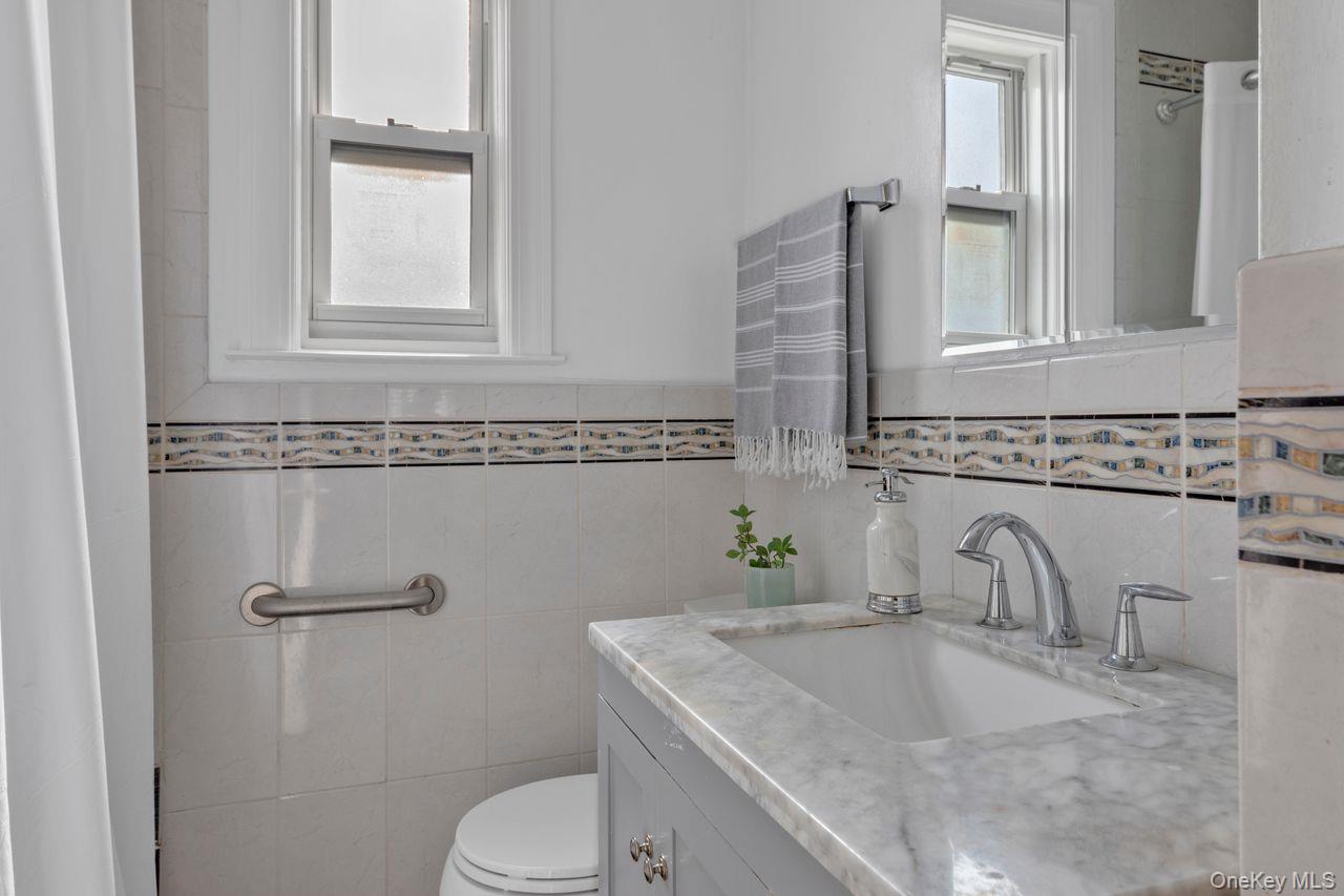 73-20 263rd Street # G, Glen Oaks, NY 11004