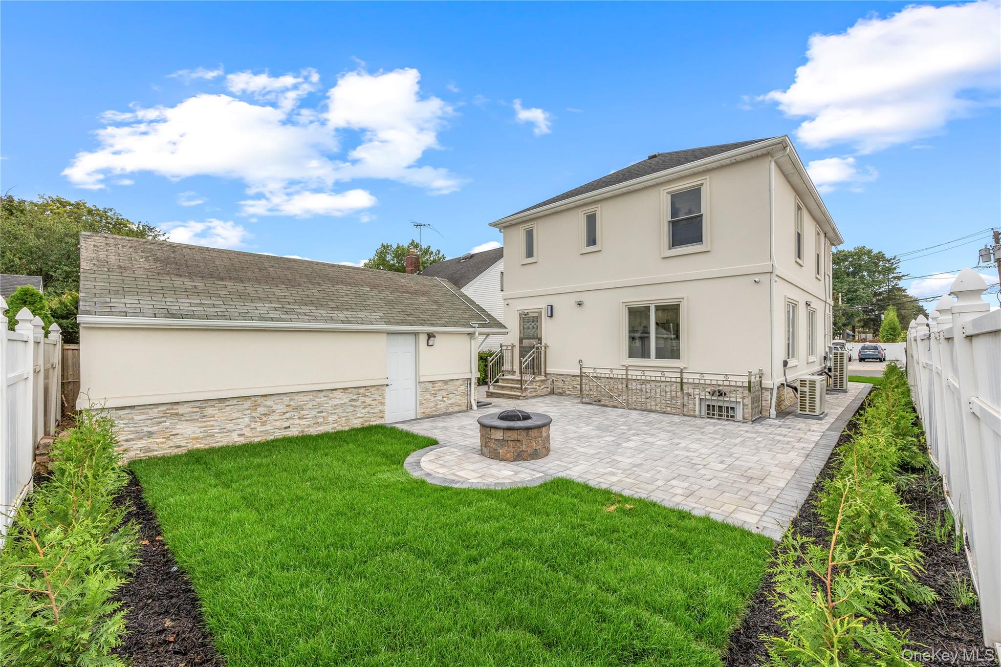 4 S 11th Street, New Hyde Park, NY 11040