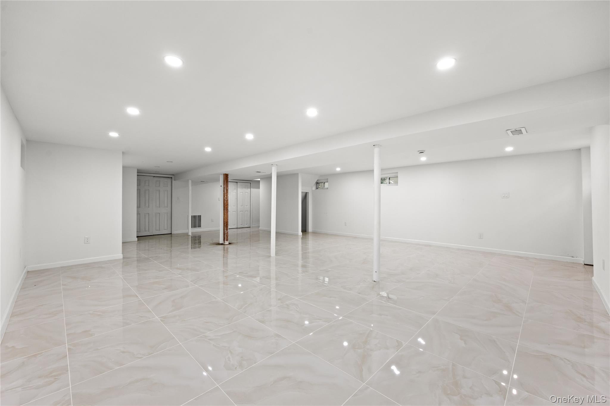 4 S 11th Street, New Hyde Park, NY 11040