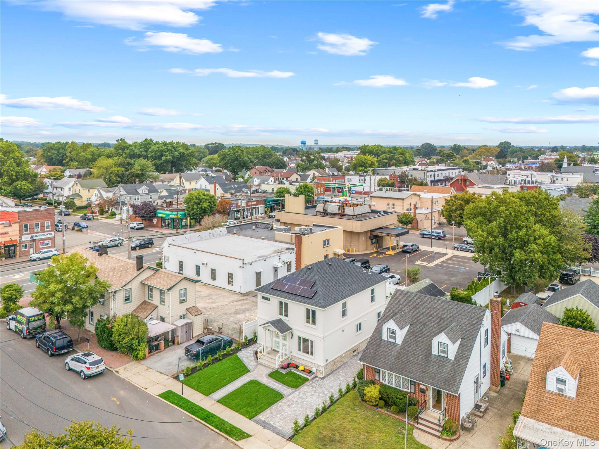 4 S 11th Street, New Hyde Park, NY 11040