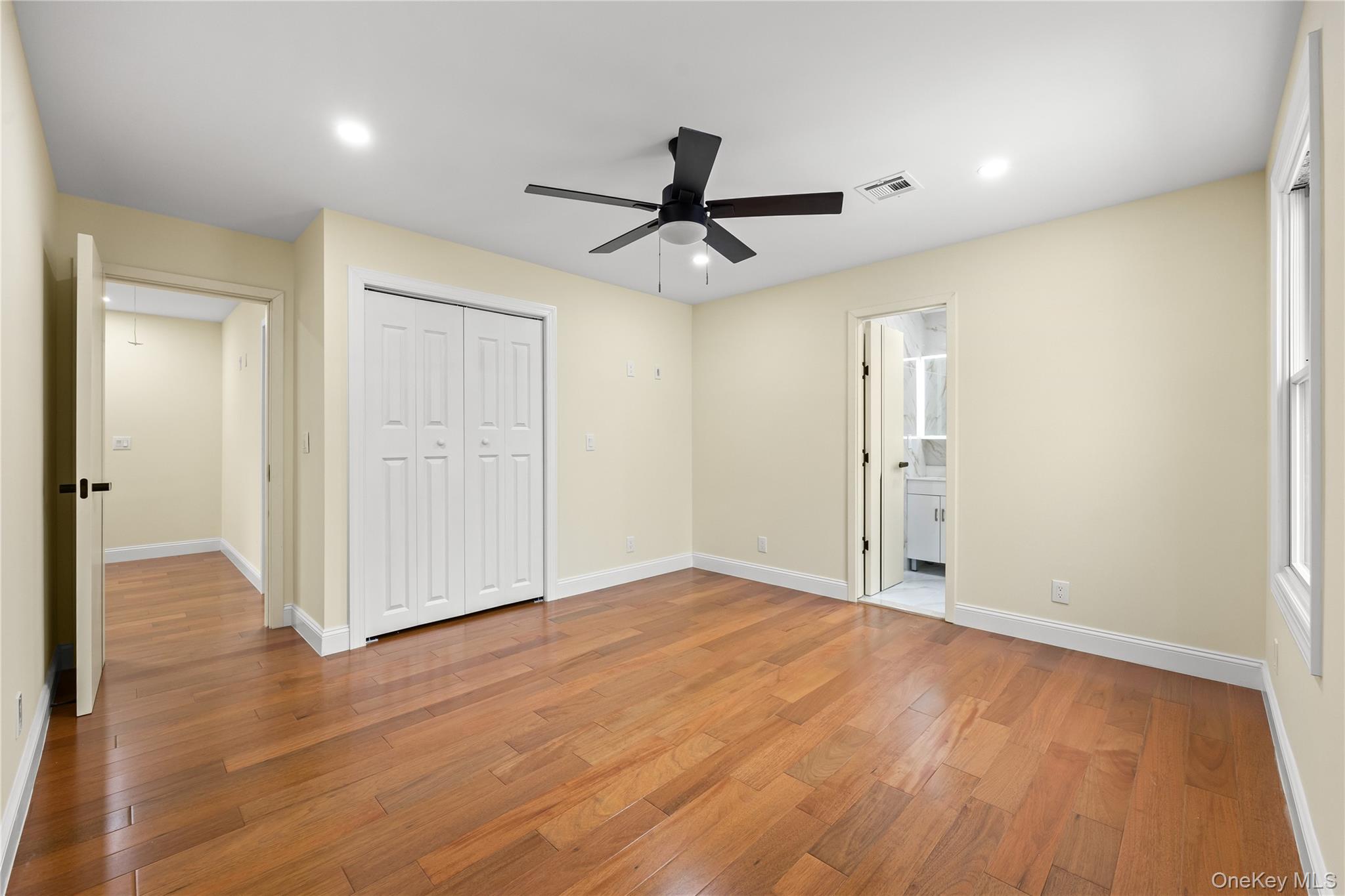 4 S 11th Street, New Hyde Park, NY 11040