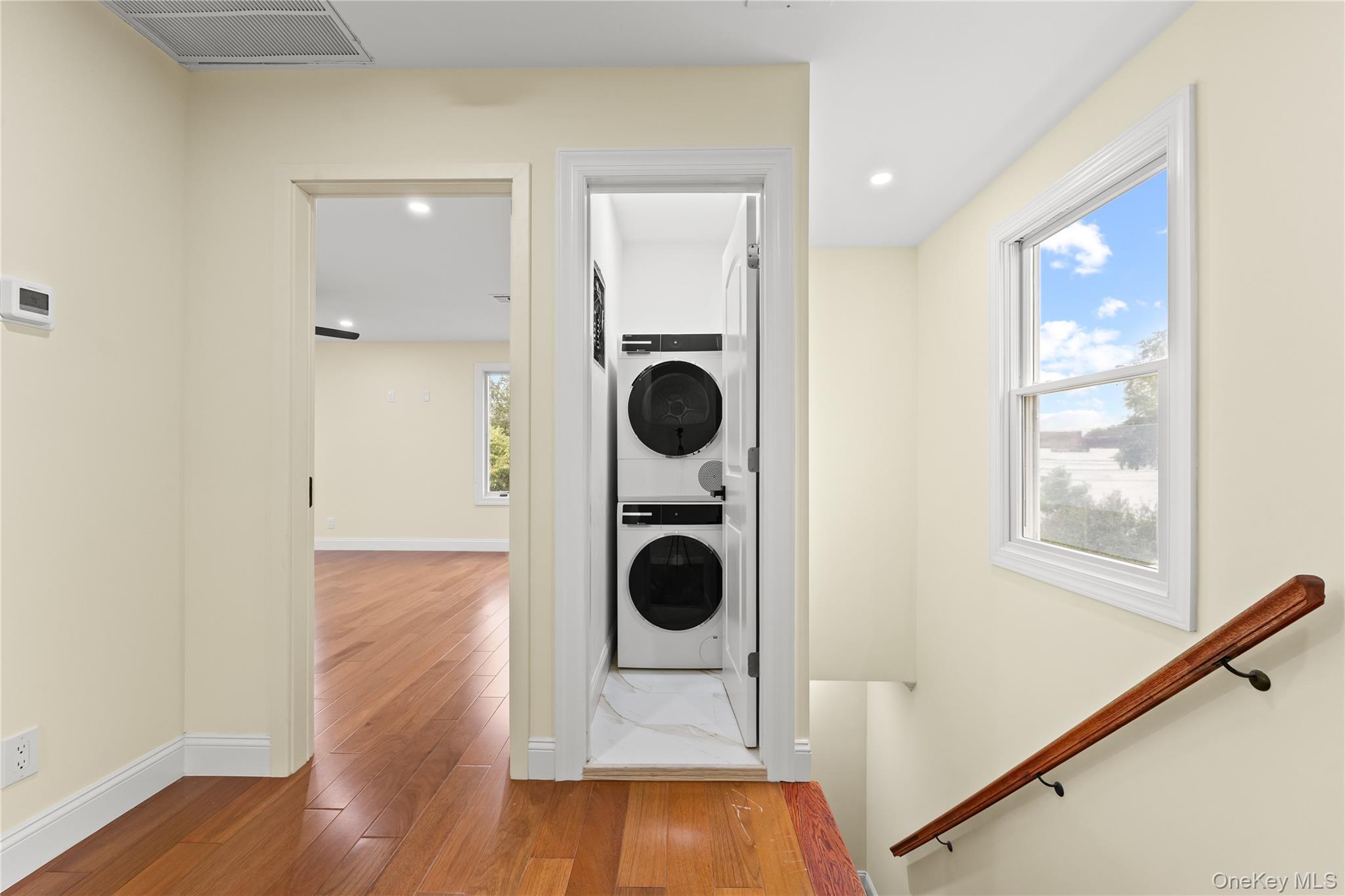 4 S 11th Street, New Hyde Park, NY 11040