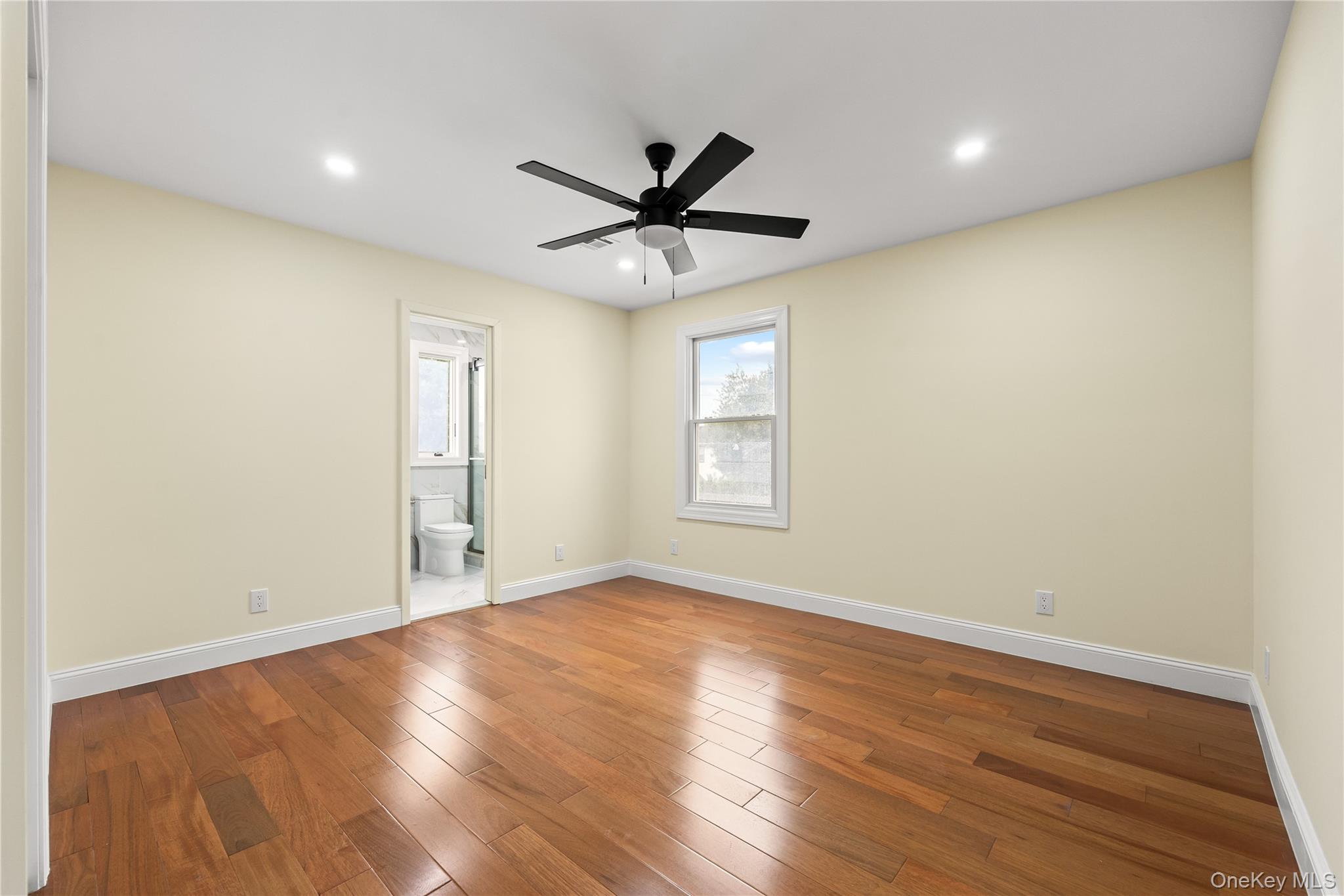 4 S 11th Street, New Hyde Park, NY 11040